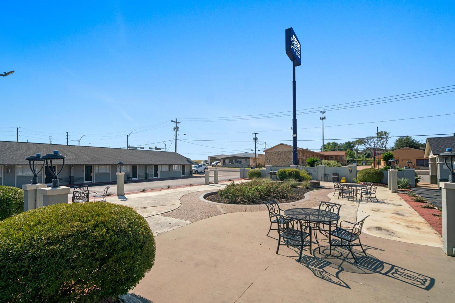Americas Best Value Inn & Suites Brenham photo 32