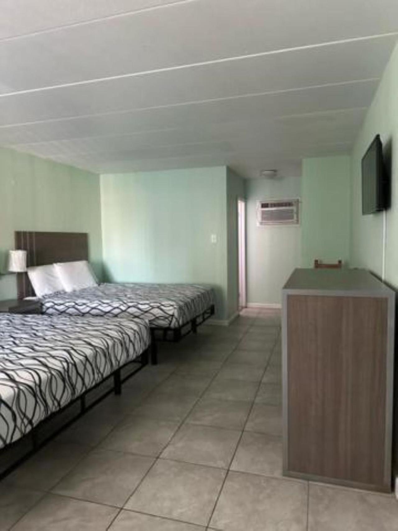 Royal Canadian Motel photo 39