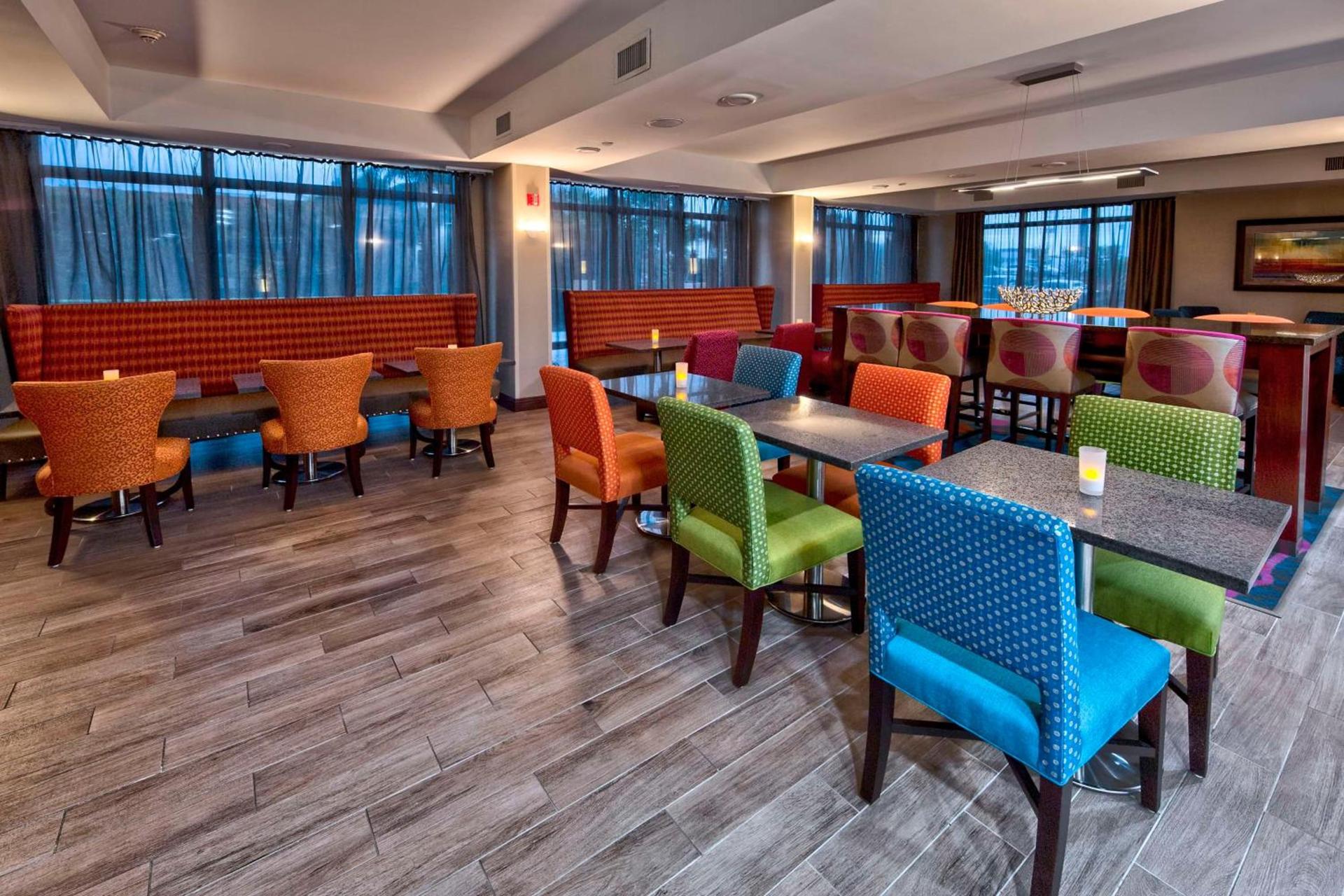 Hampton Inn Orlando-Maingate South photo 4