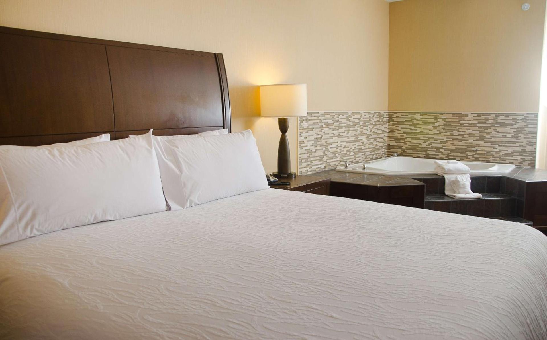 Hilton Garden Inn Watertown photo 35