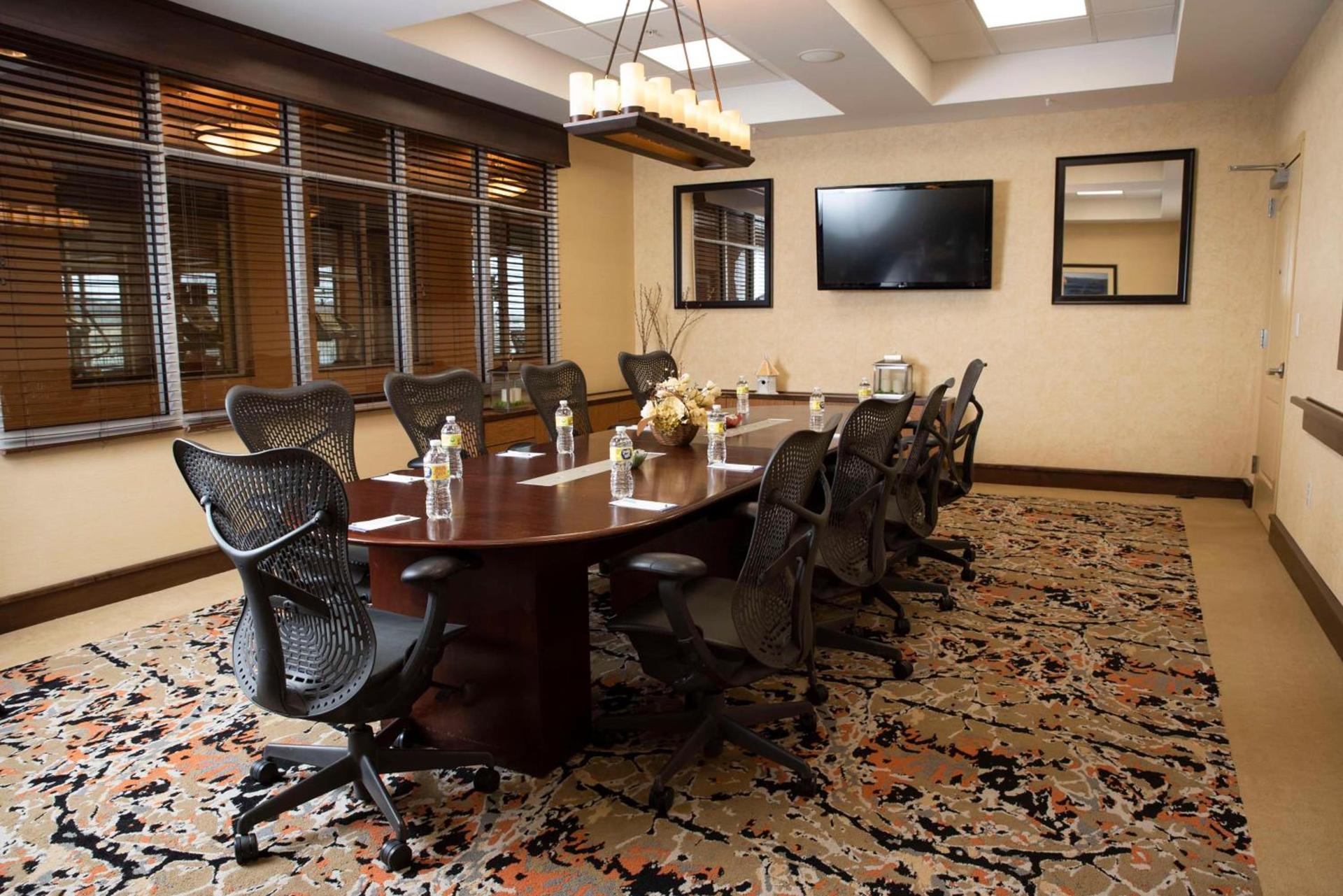 Hilton Garden Inn Watertown photo 53