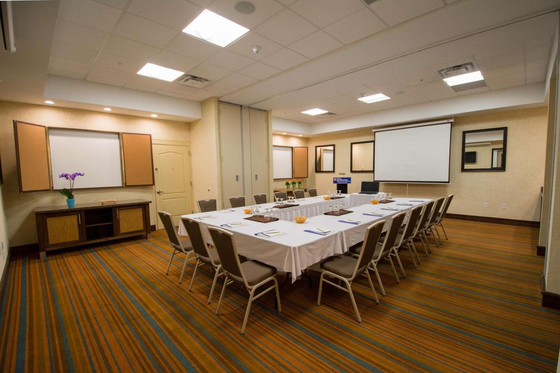 Hilton Garden Inn Watertown photo 65