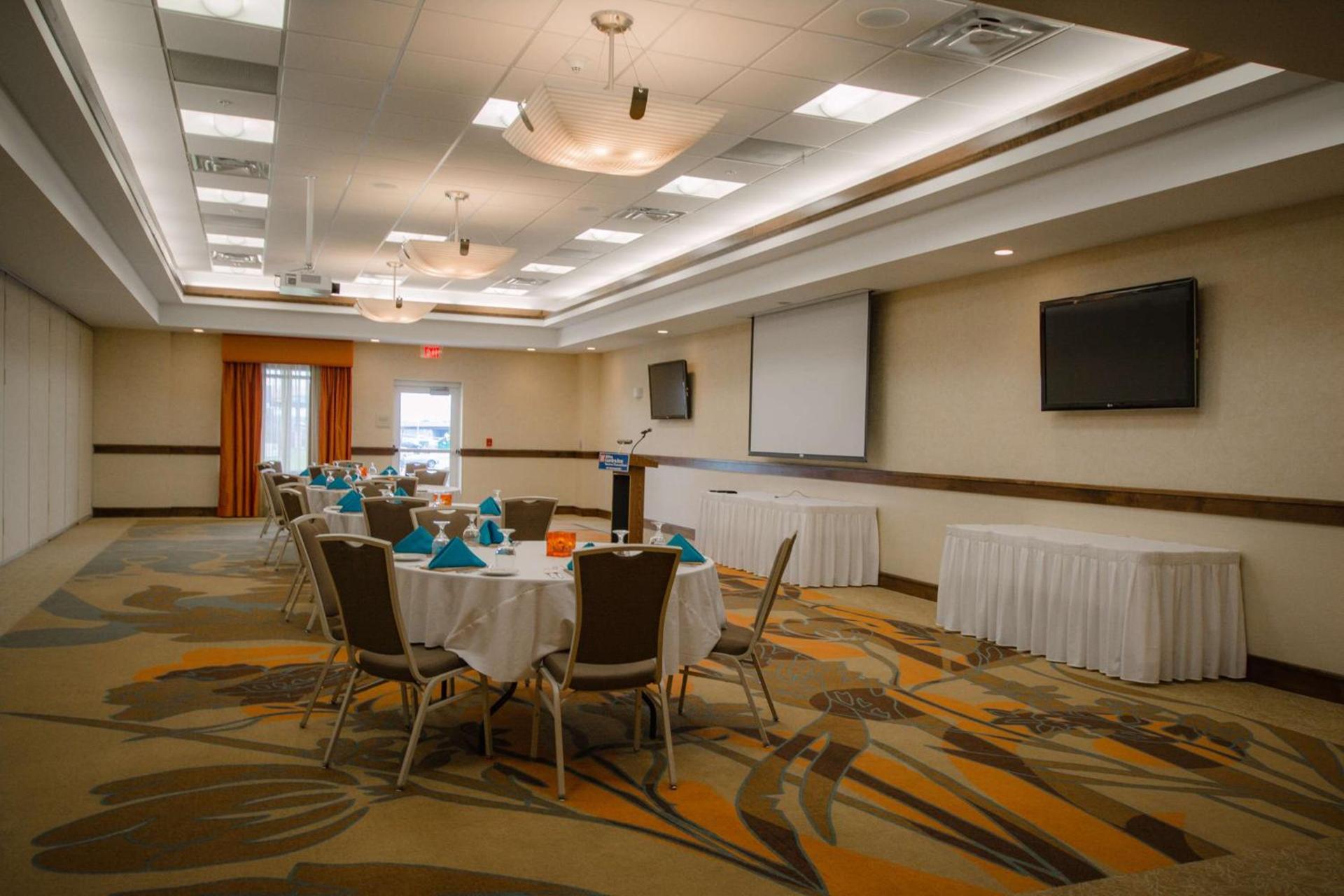 Hilton Garden Inn Watertown photo 70