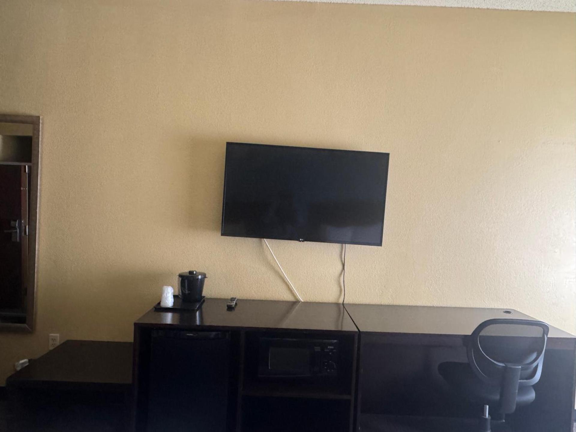 Sleep Inn & Suites Hattiesburg North photo 34