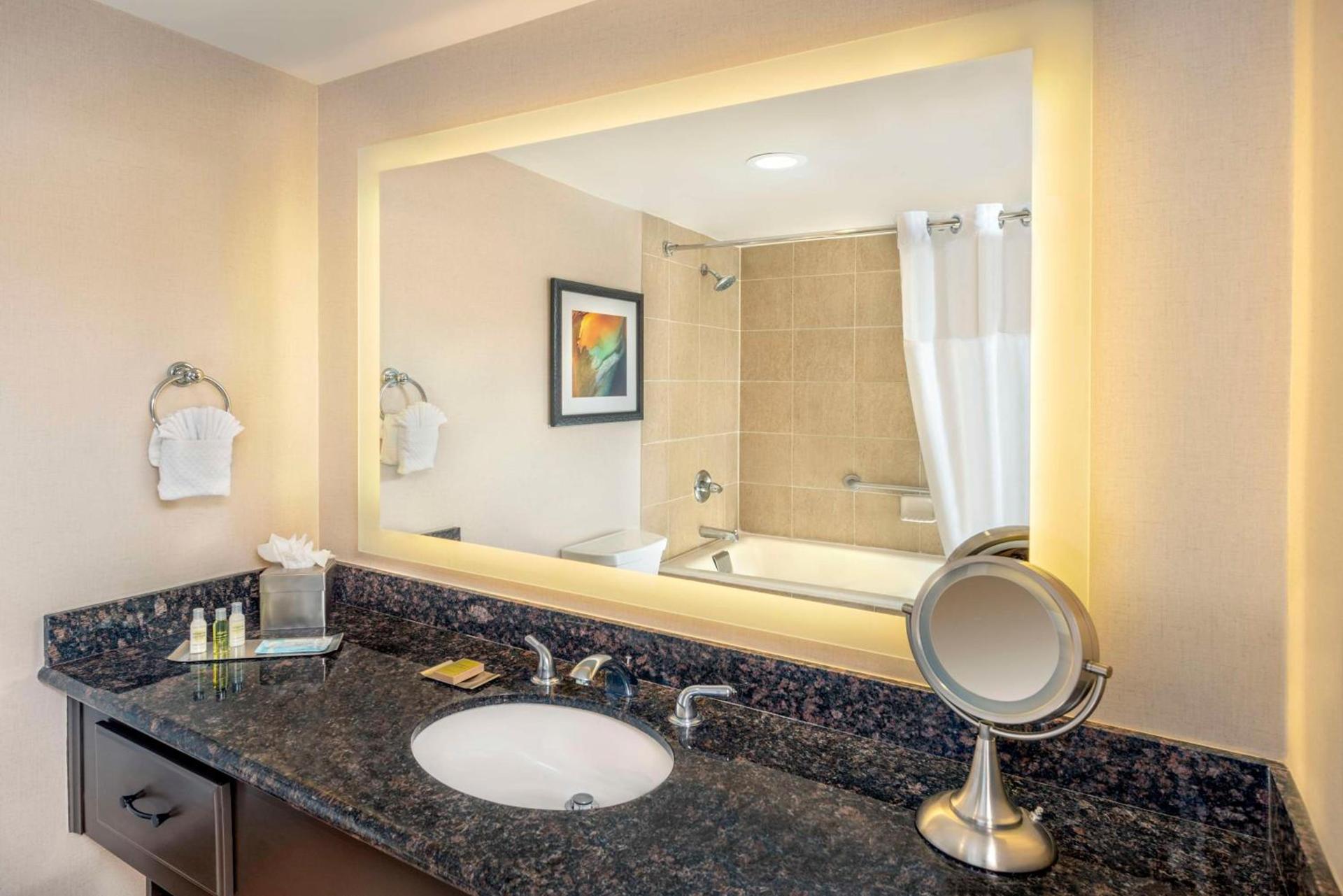 DoubleTree by Hilton San Bernardino photo 26