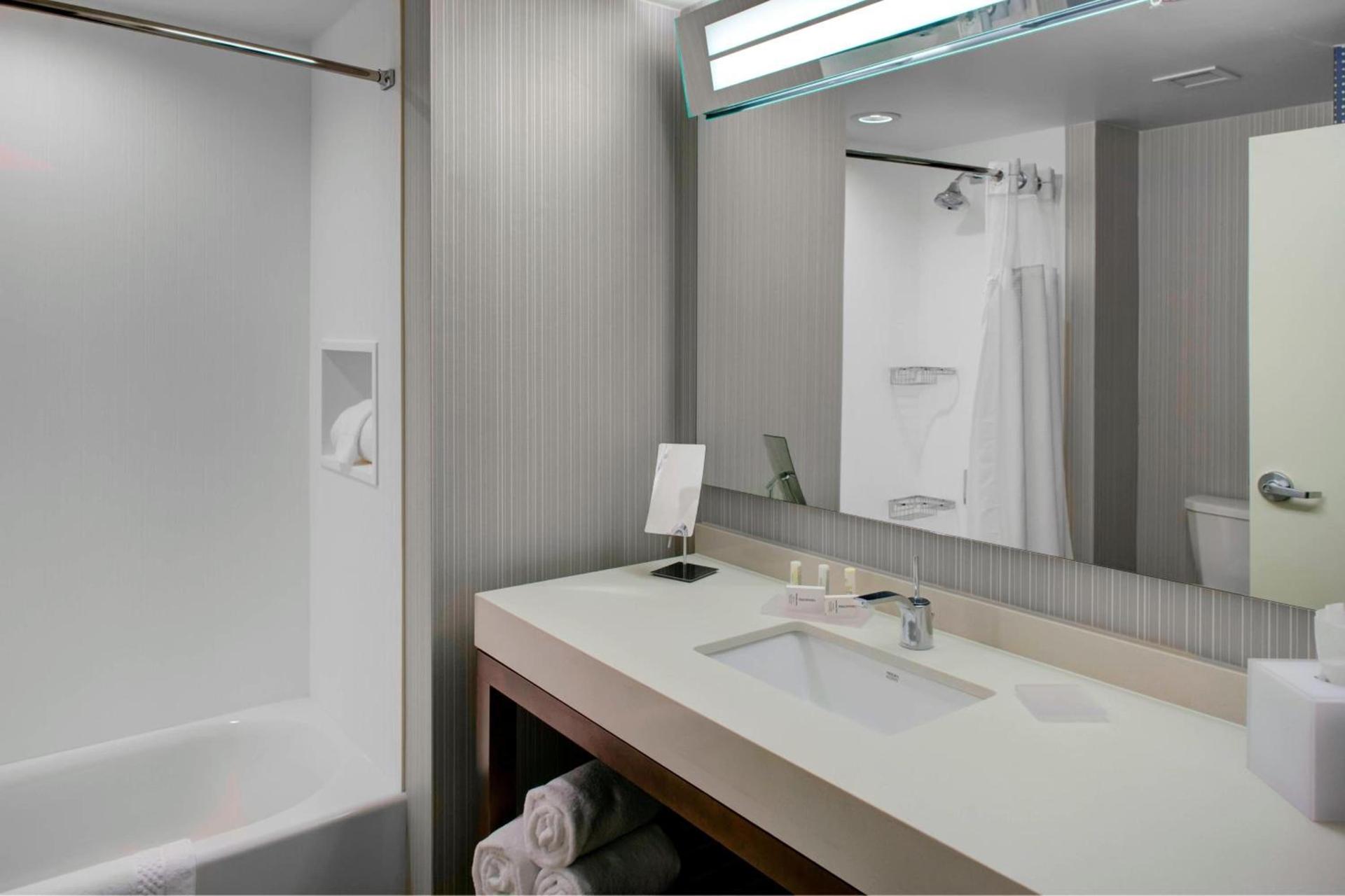 Courtyard by Marriott Atlanta Kennesaw photo 9
