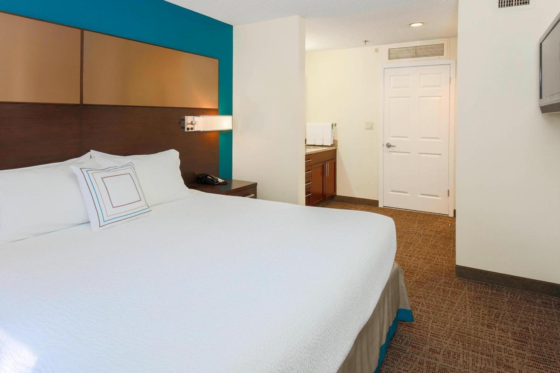 Residence Inn Bakersfield photo 10