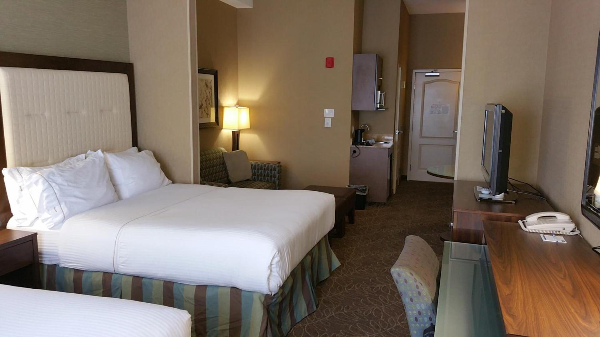 Holiday Inn Express & Suites Logan by IHG photo 4