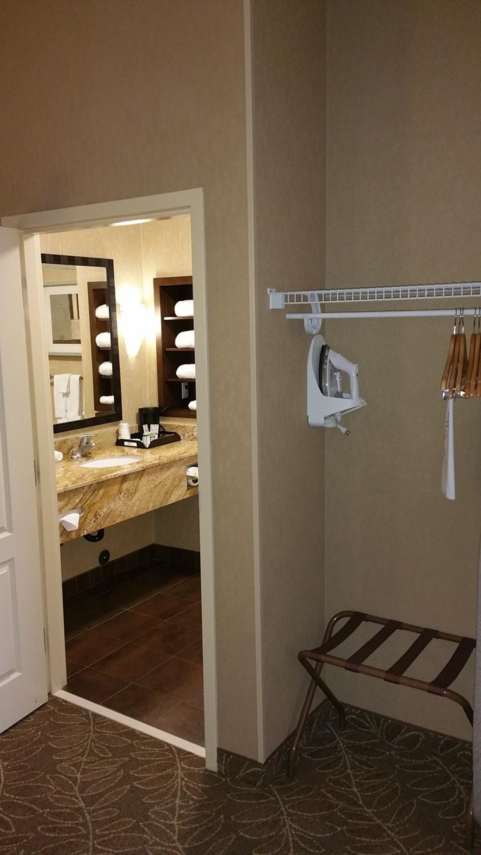 Holiday Inn Express & Suites Logan by IHG photo 3