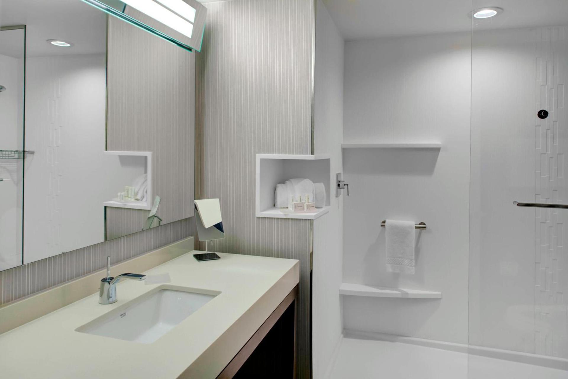 Courtyard by Marriott Atlanta Kennesaw photo 10