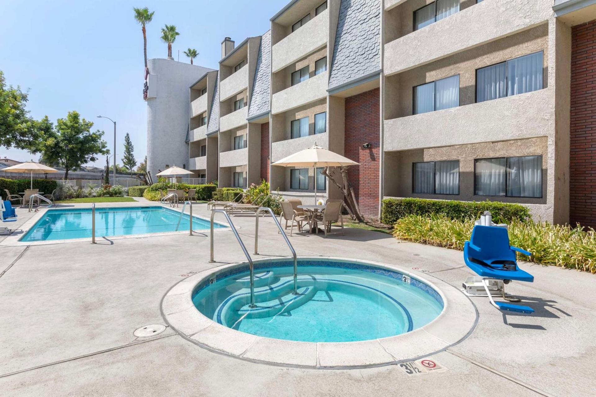Best Western Plus West Covina Inn photo 3