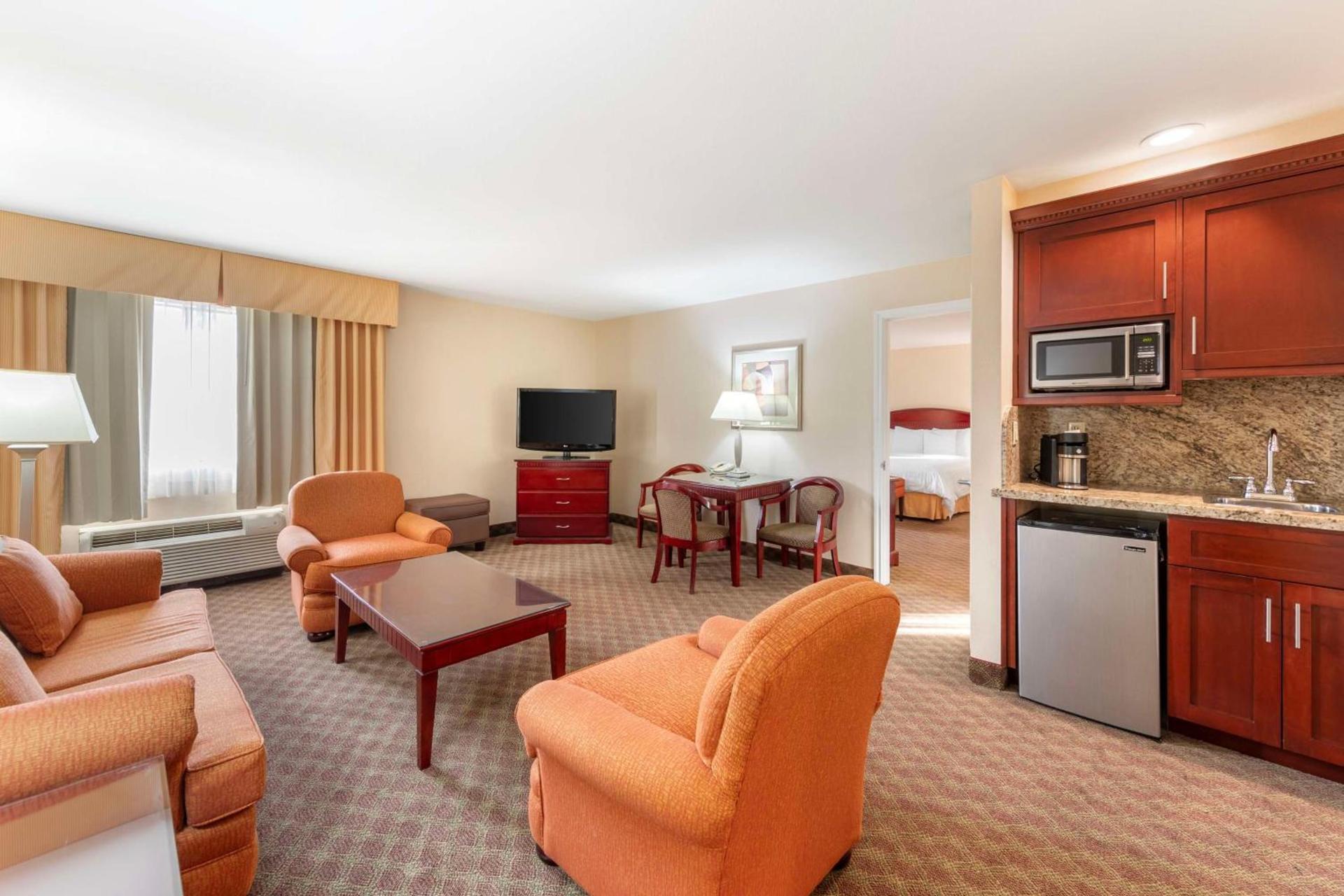 Best Western Plus West Covina Inn photo 44