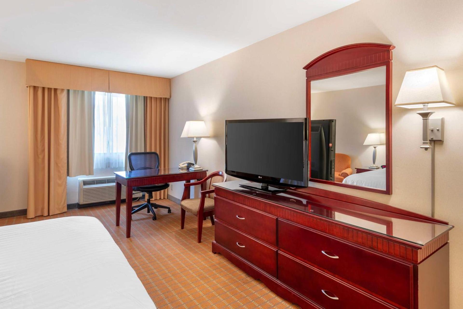 Best Western Plus West Covina Inn photo 9