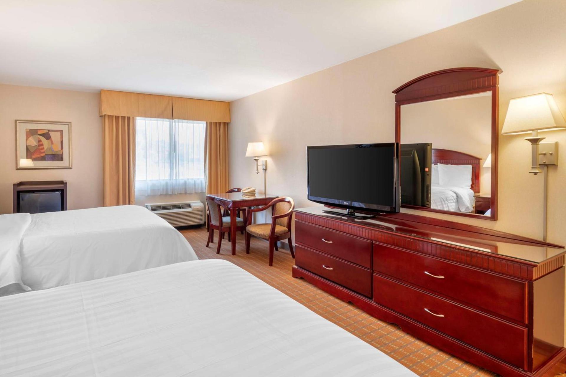 Best Western Plus West Covina Inn photo 14
