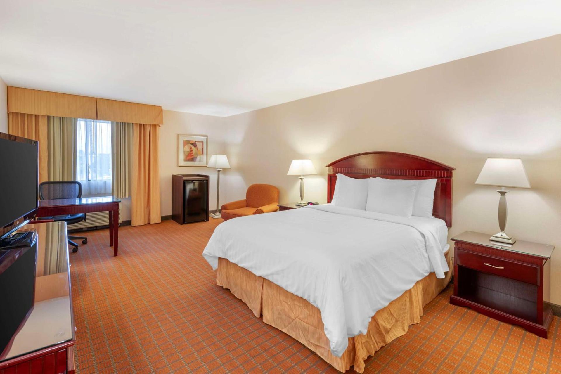 Best Western Plus West Covina Inn photo 19