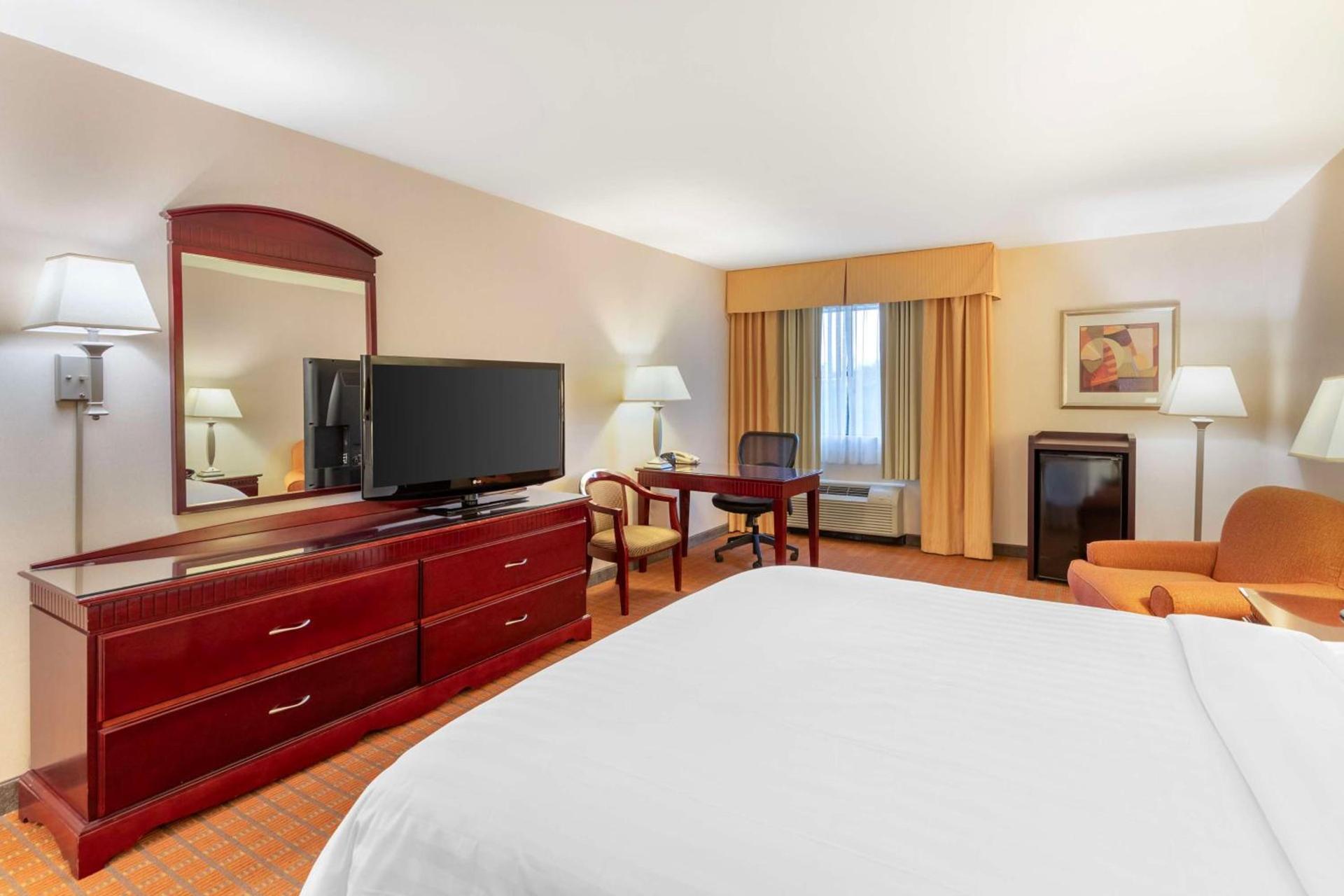 Best Western Plus West Covina Inn photo 20