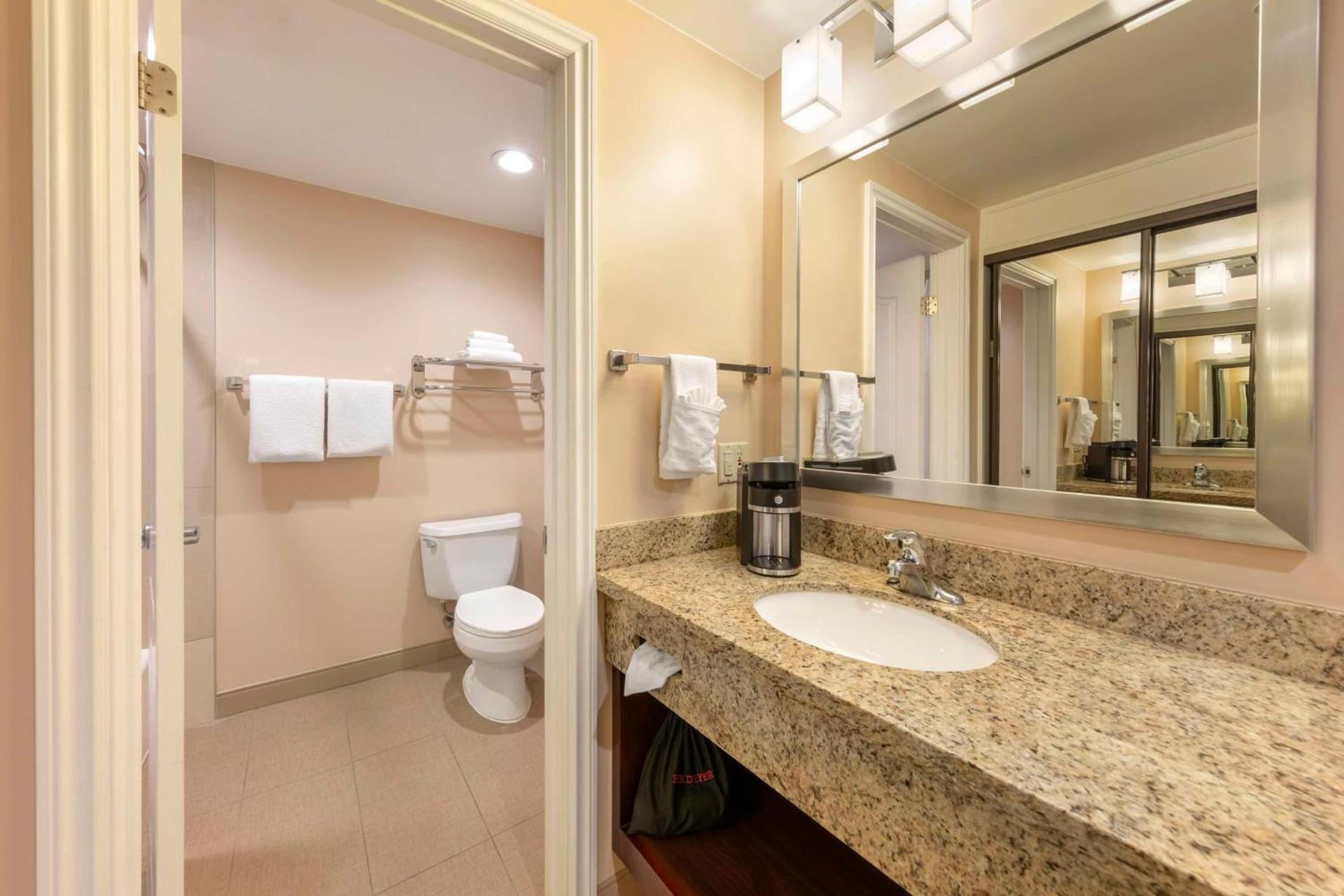 Best Western Plus West Covina Inn photo 33