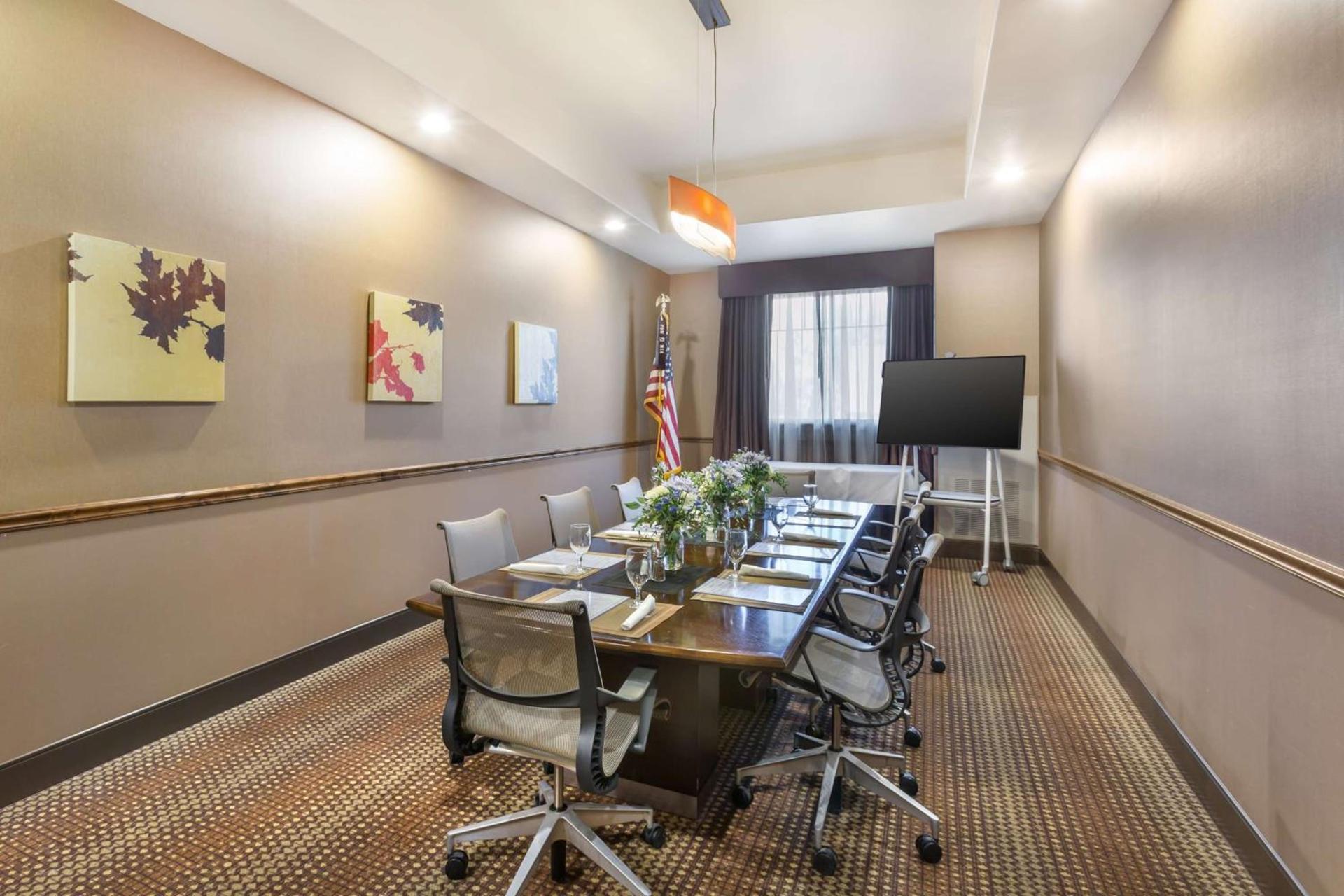 Best Western Premier Ivy Inn & Suites photo 8