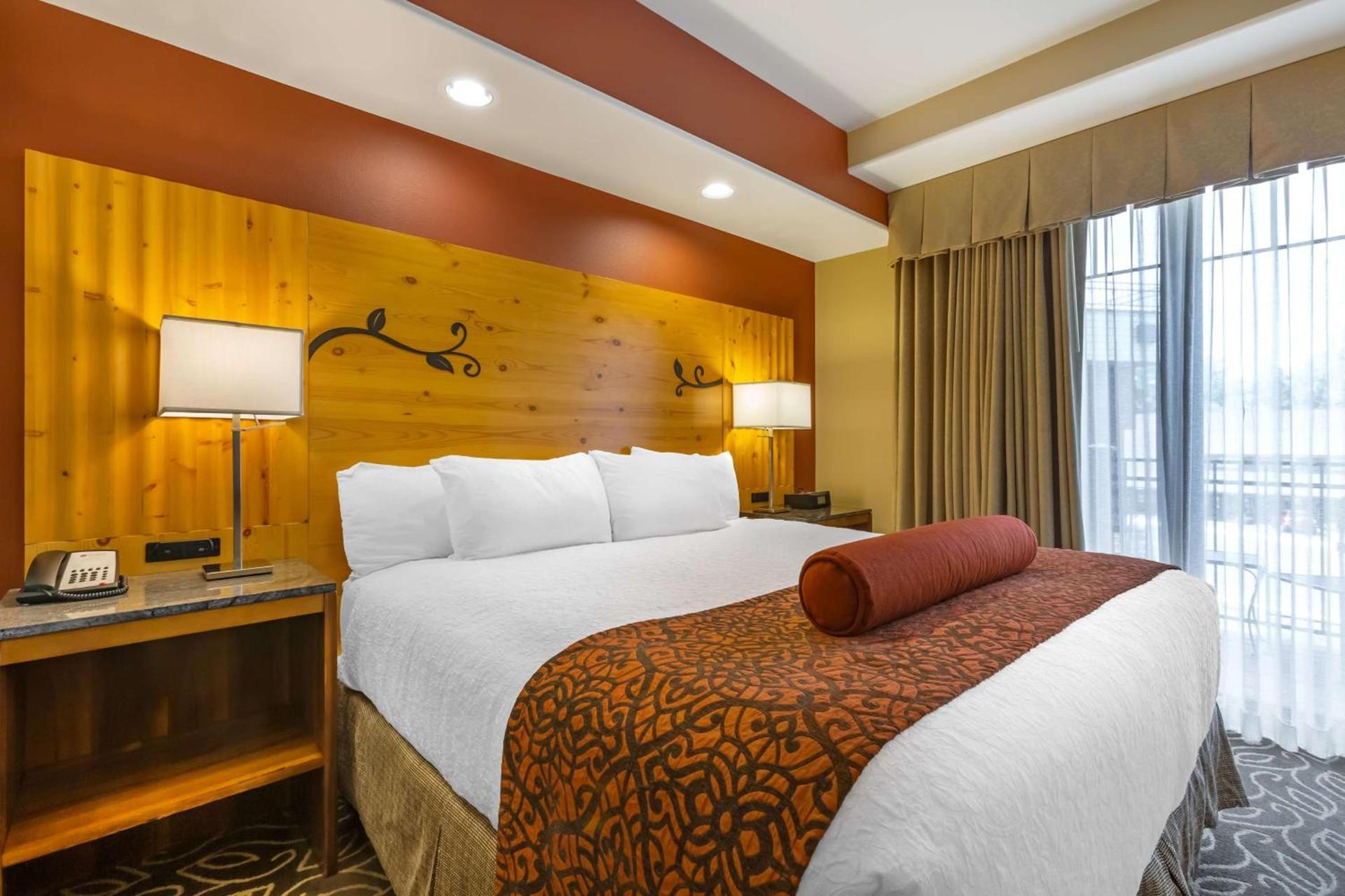 Best Western Premier Ivy Inn & Suites photo 11