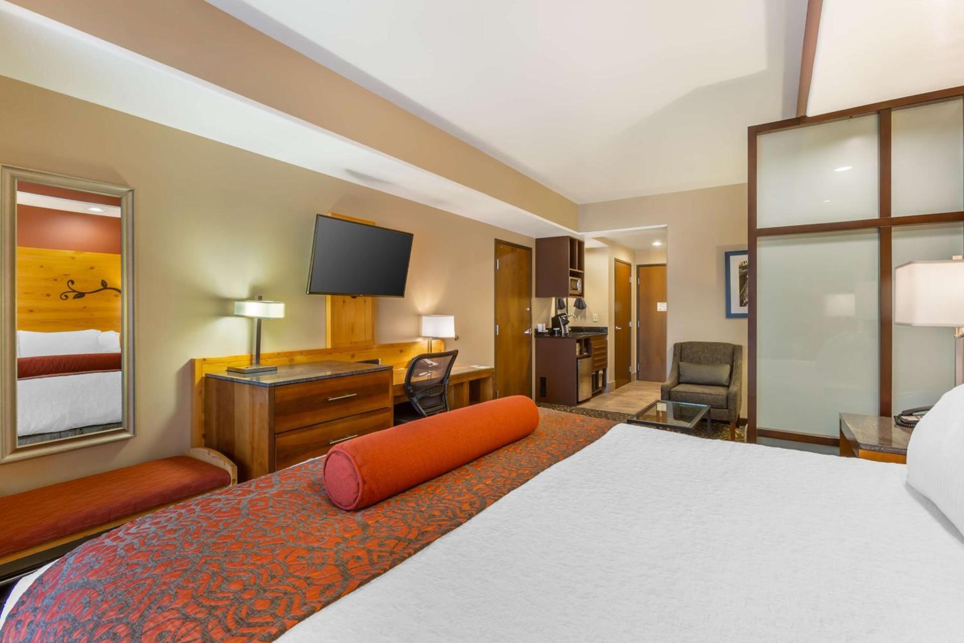Best Western Premier Ivy Inn & Suites photo 12