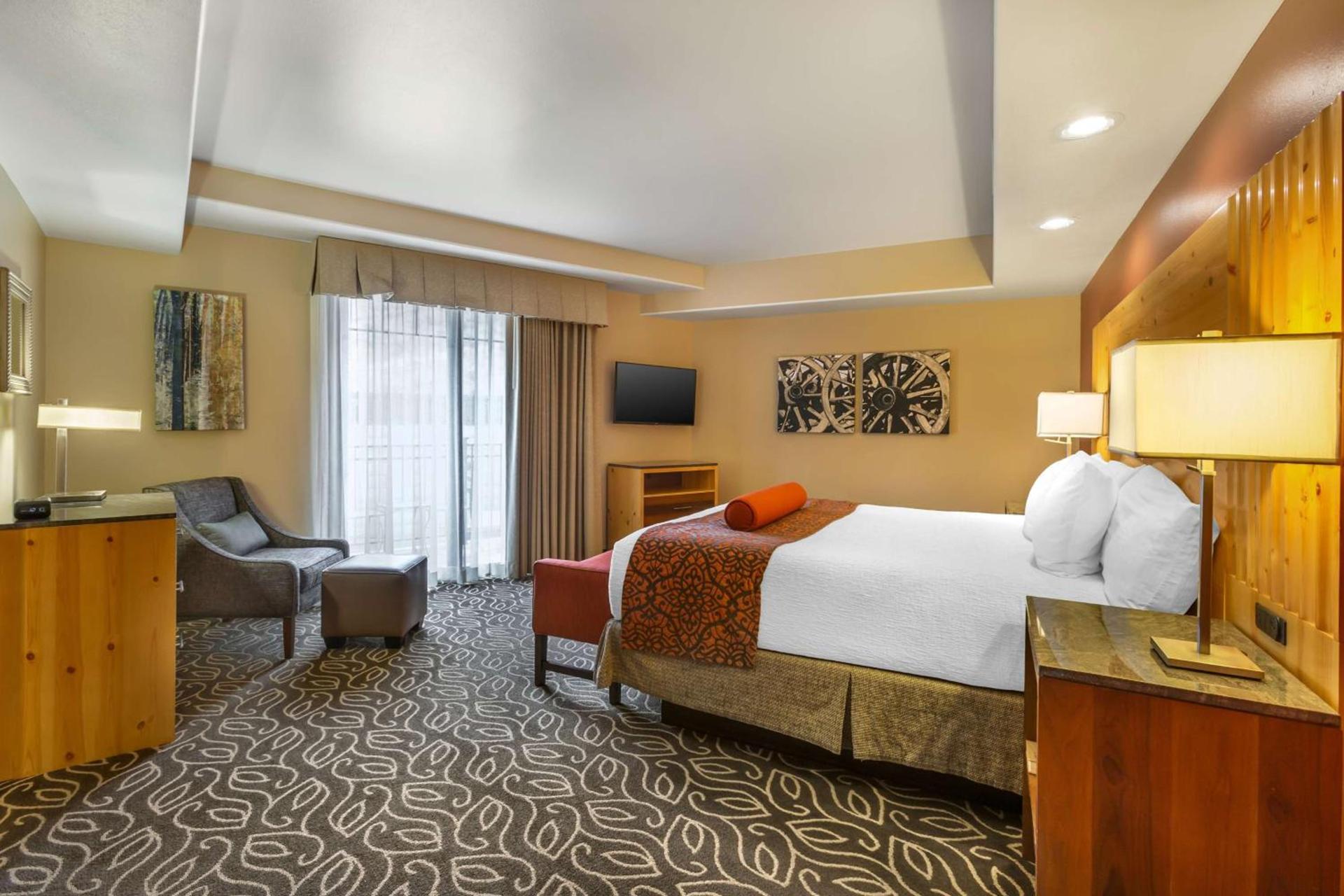 Best Western Premier Ivy Inn & Suites photo 16