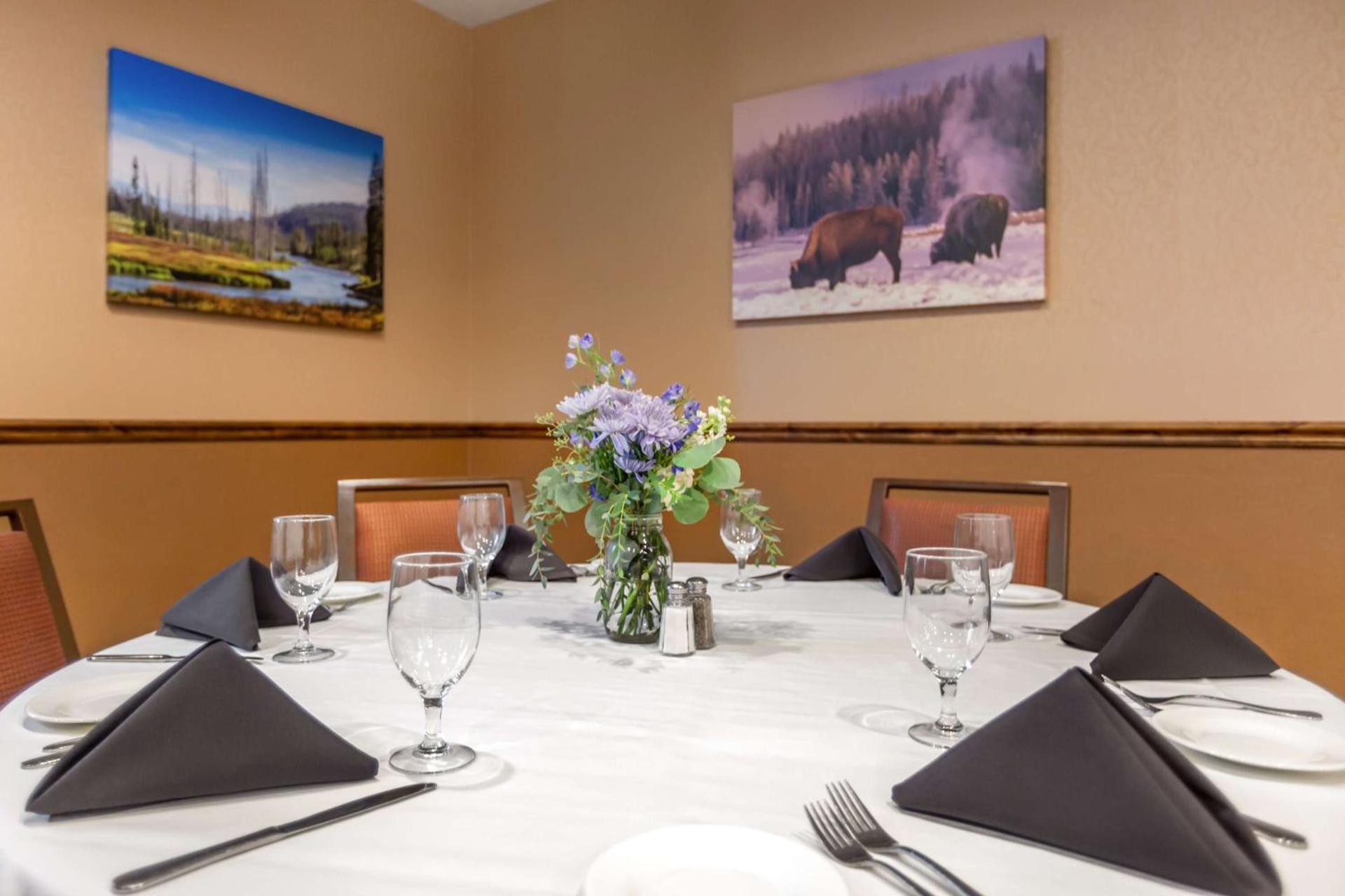Best Western Premier Ivy Inn & Suites photo 41