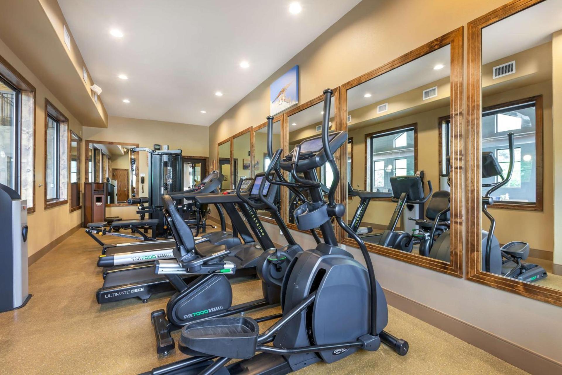 Best Western Premier Ivy Inn & Suites photo 43