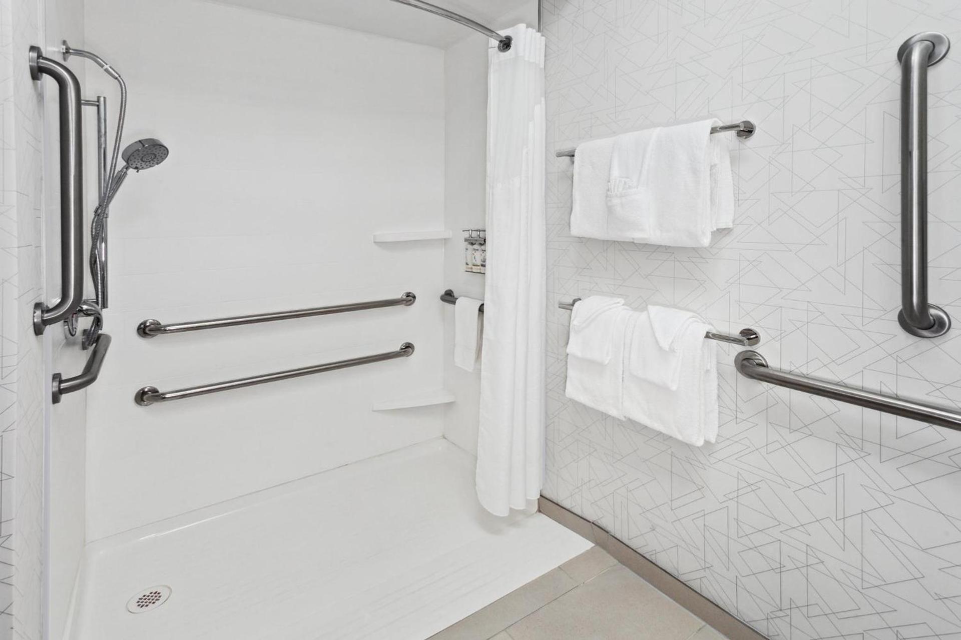 Holiday Inn Express Fremont by IHG photo 63