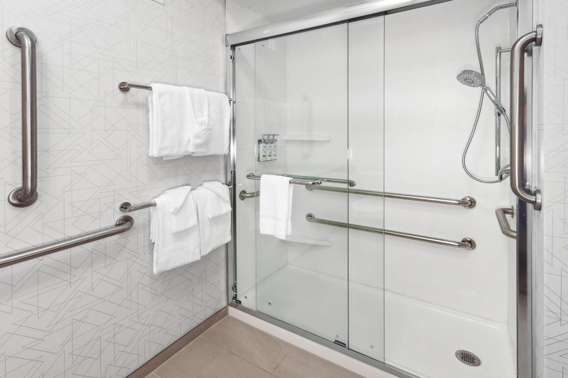 Holiday Inn Express Fremont by IHG photo 66