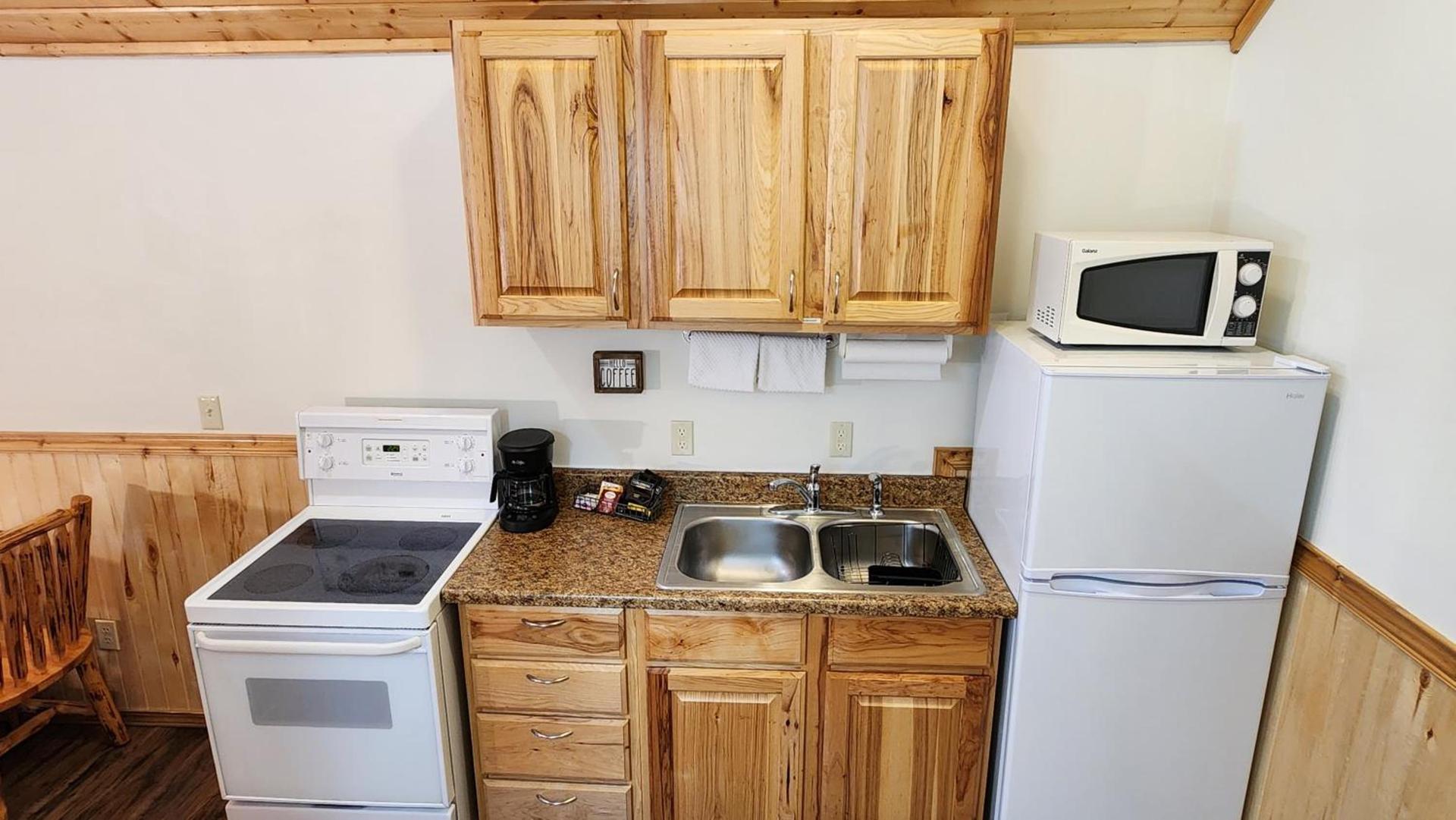 Beargrass Lodging & RV Resort photo 30
