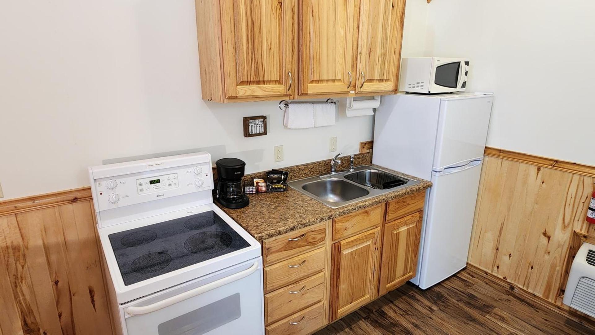 Beargrass Lodging & RV Resort photo 56
