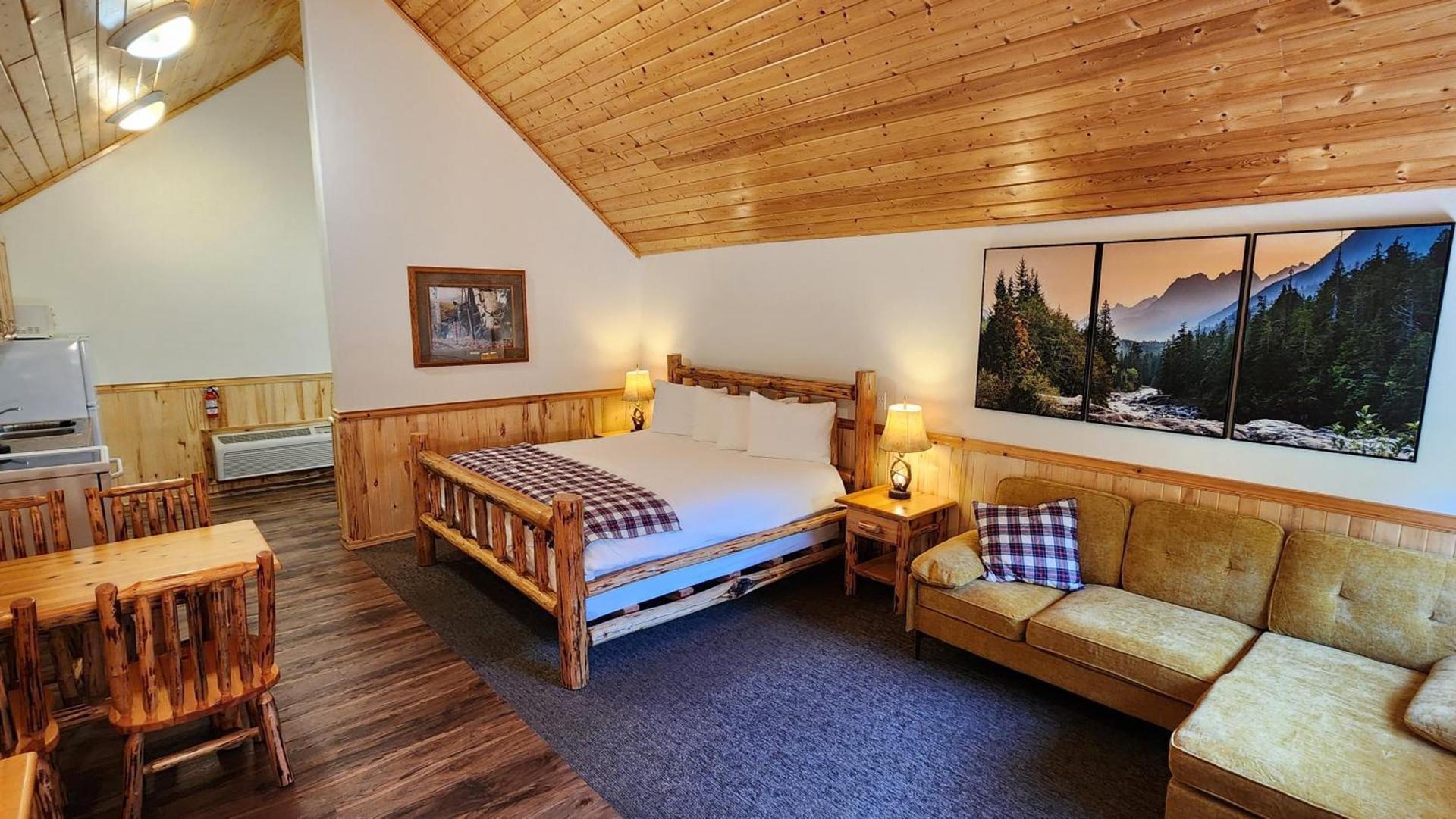 Beargrass Lodging & RV Resort photo 79