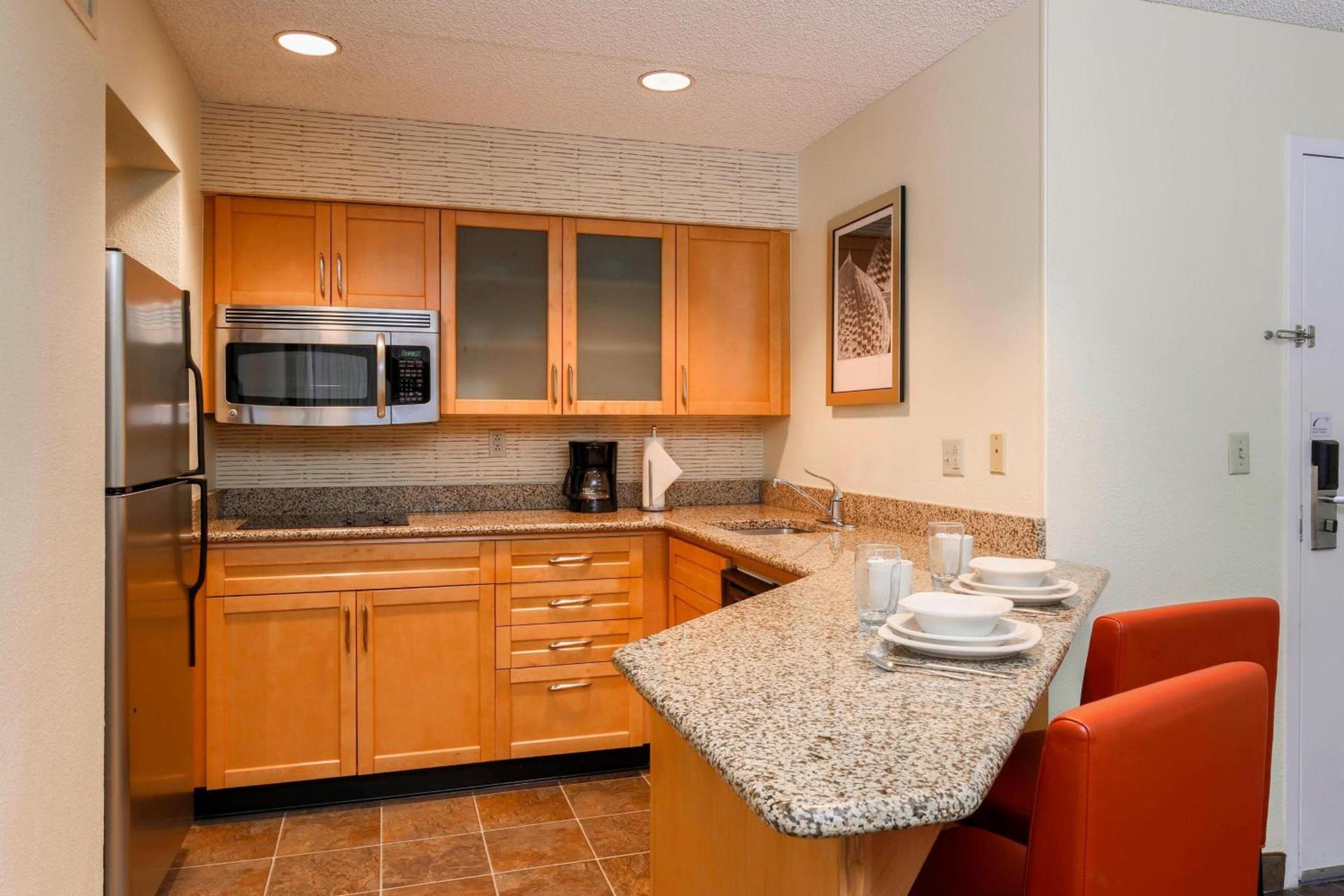 Residence Inn Bakersfield photo 9