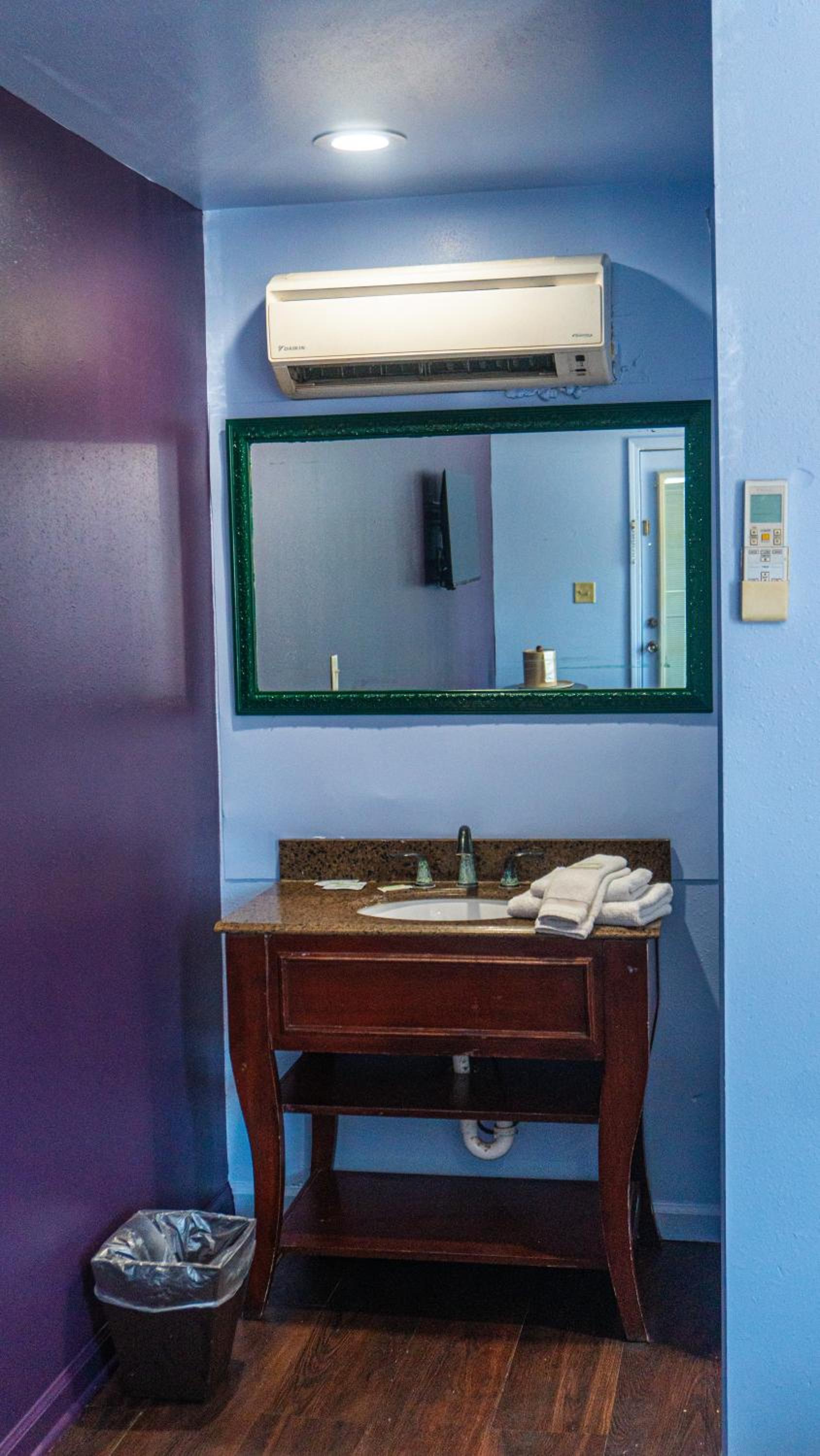 Historic Mardi Gras Inn photo 38