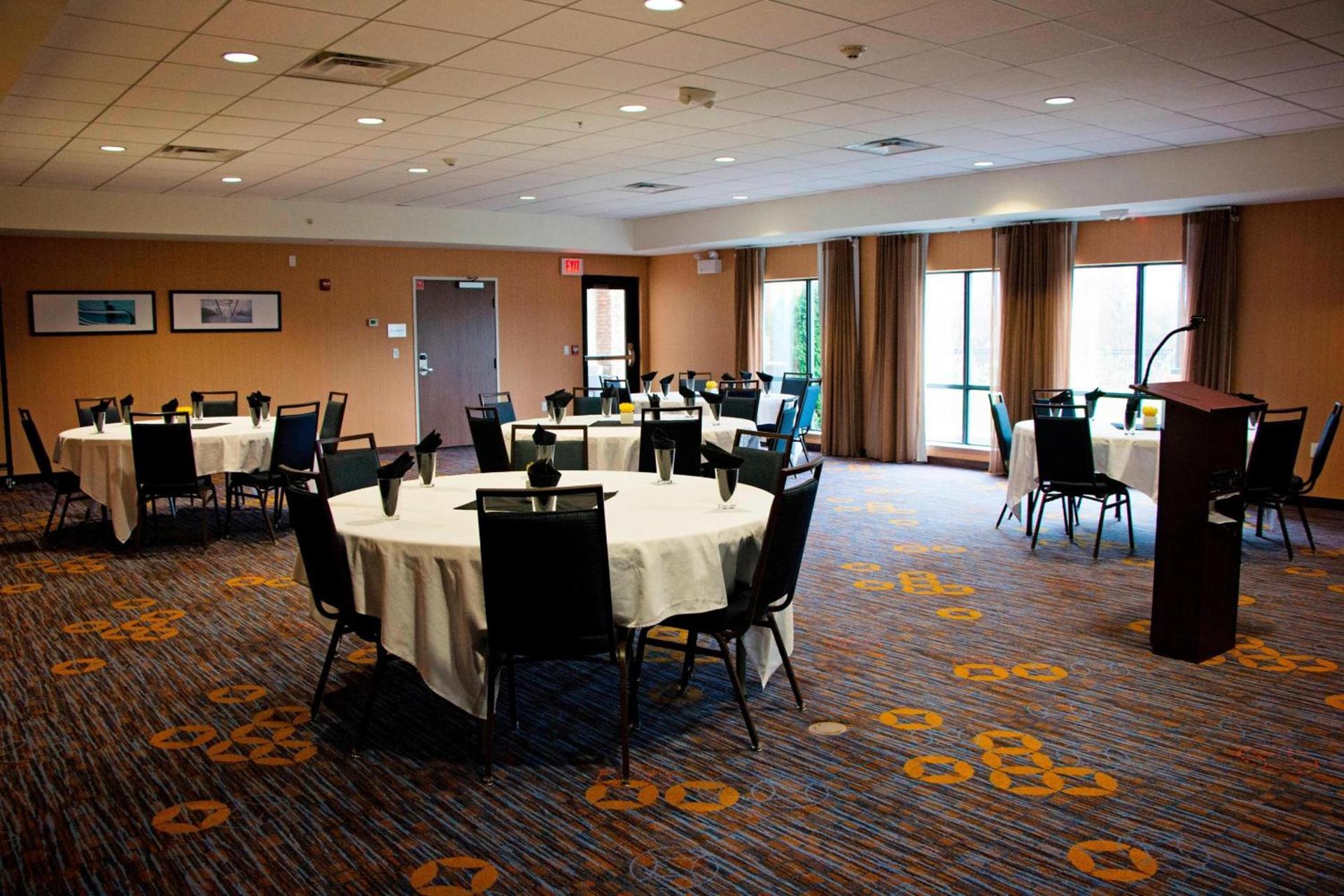 Courtyard by Marriott Battle Creek photo 17