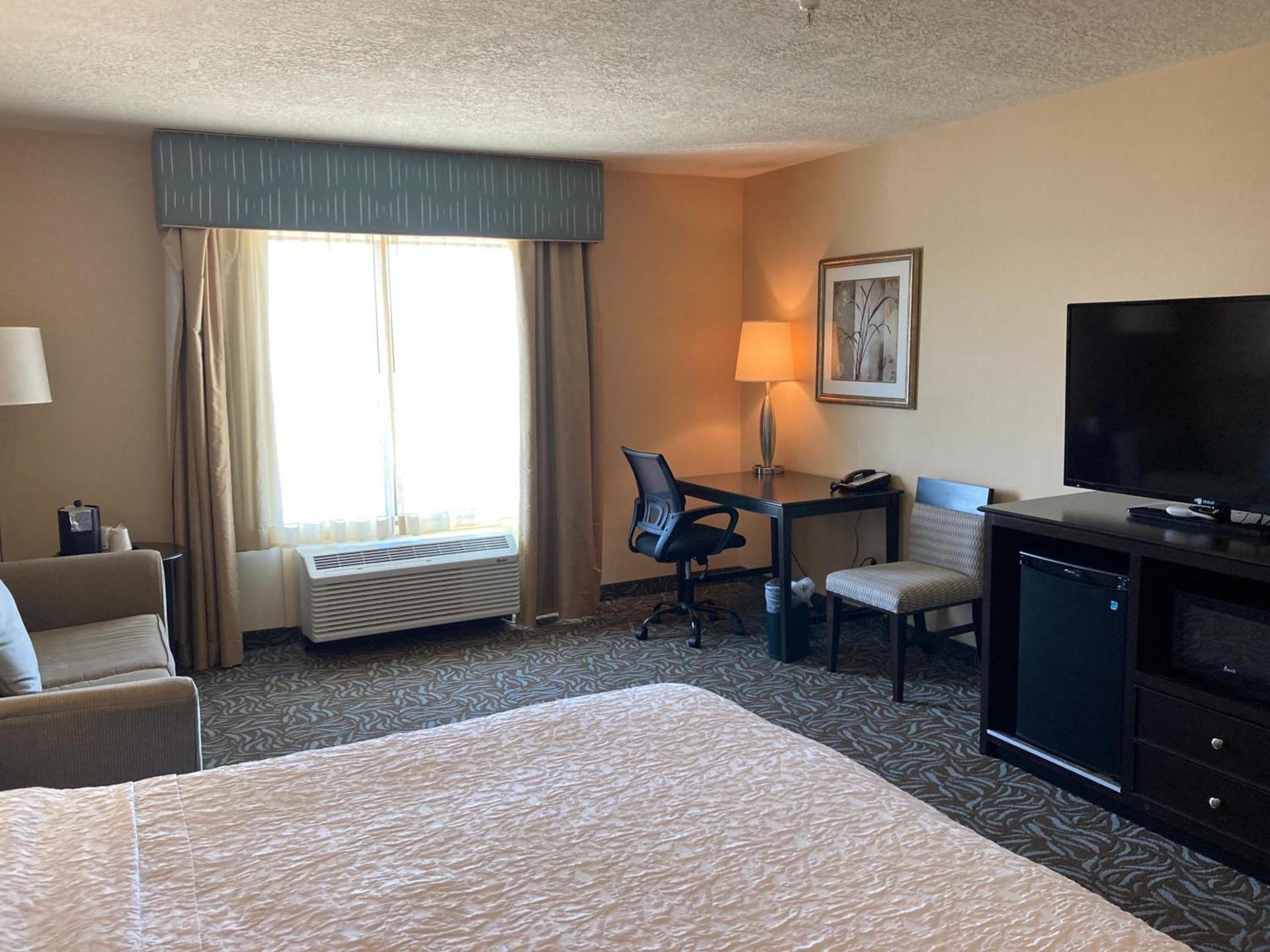 Hampton Inn & Suites Carlsbad photo 28