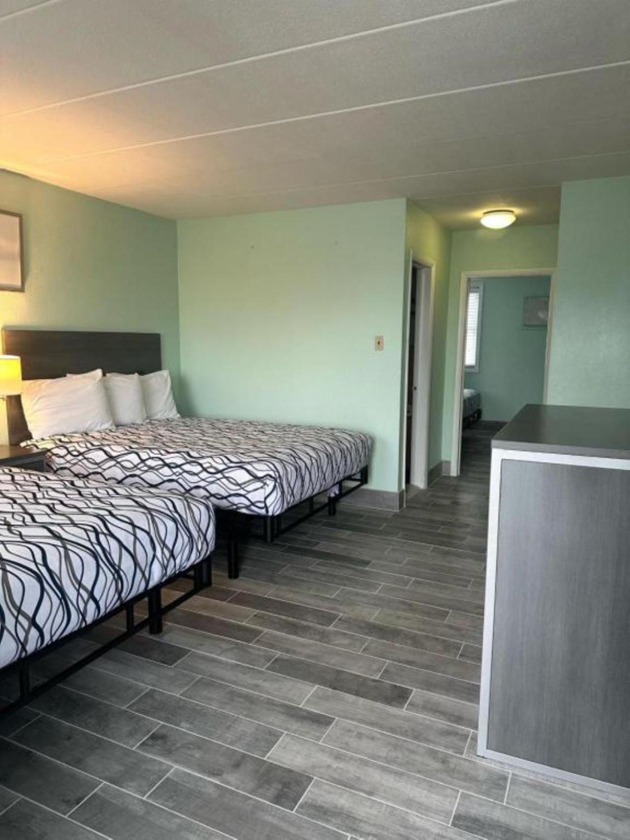 Royal Canadian Motel photo 61