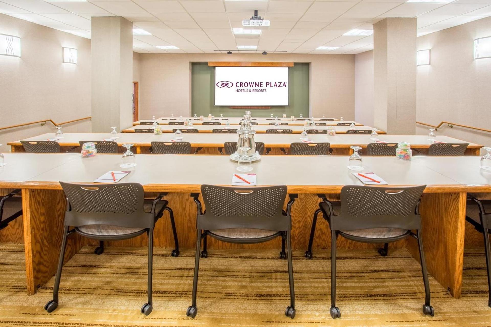Crowne Plaza Phoenix - Chandler Golf Resort by IHG photo 63