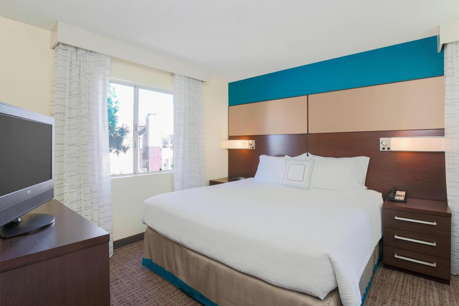 Residence Inn Bakersfield photo 13