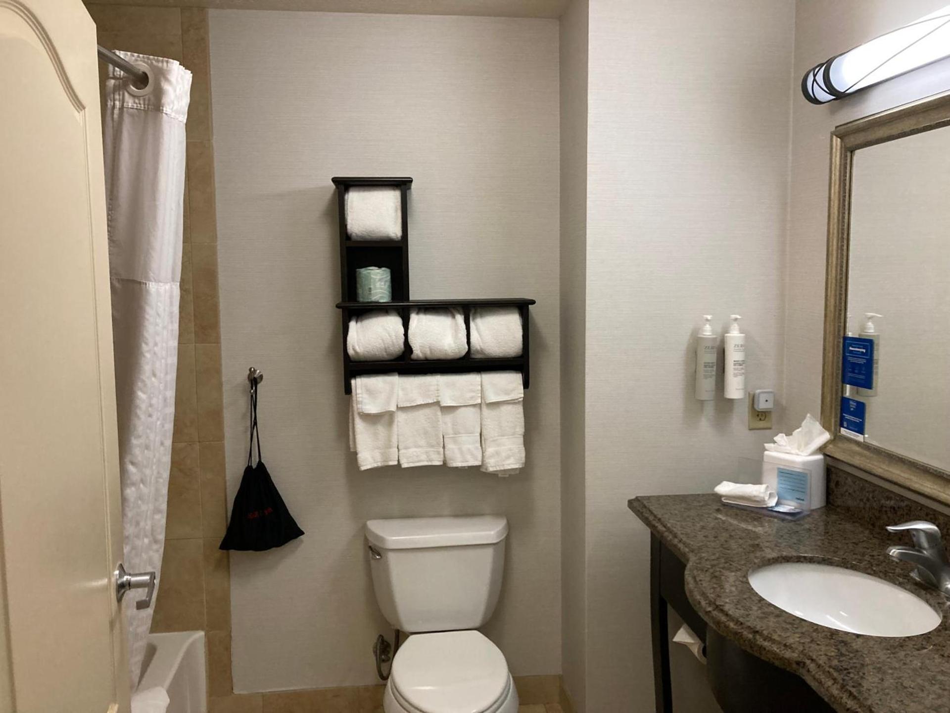 Hampton Inn & Suites Carlsbad photo 32