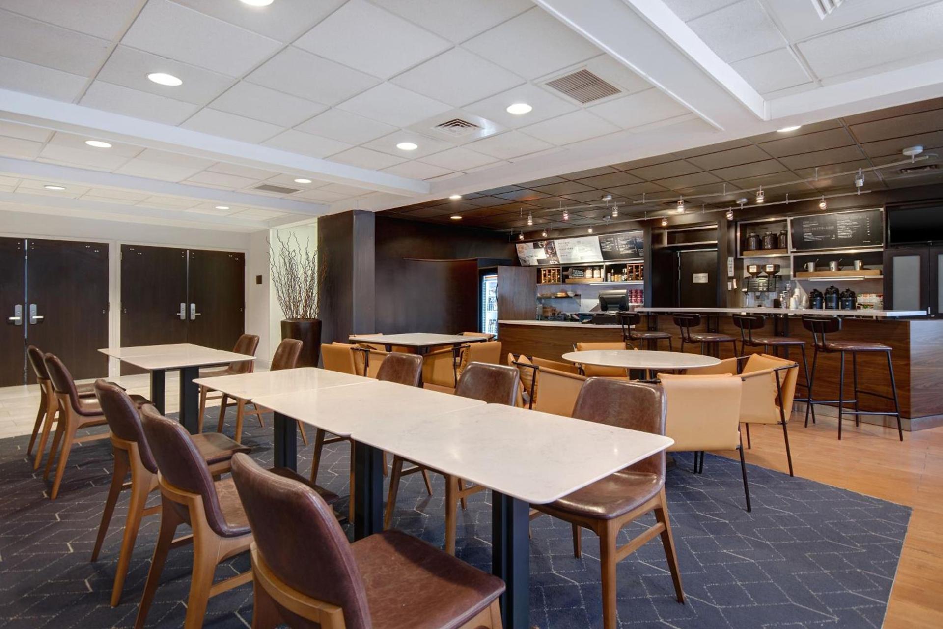 Courtyard by Marriott State College photo 38