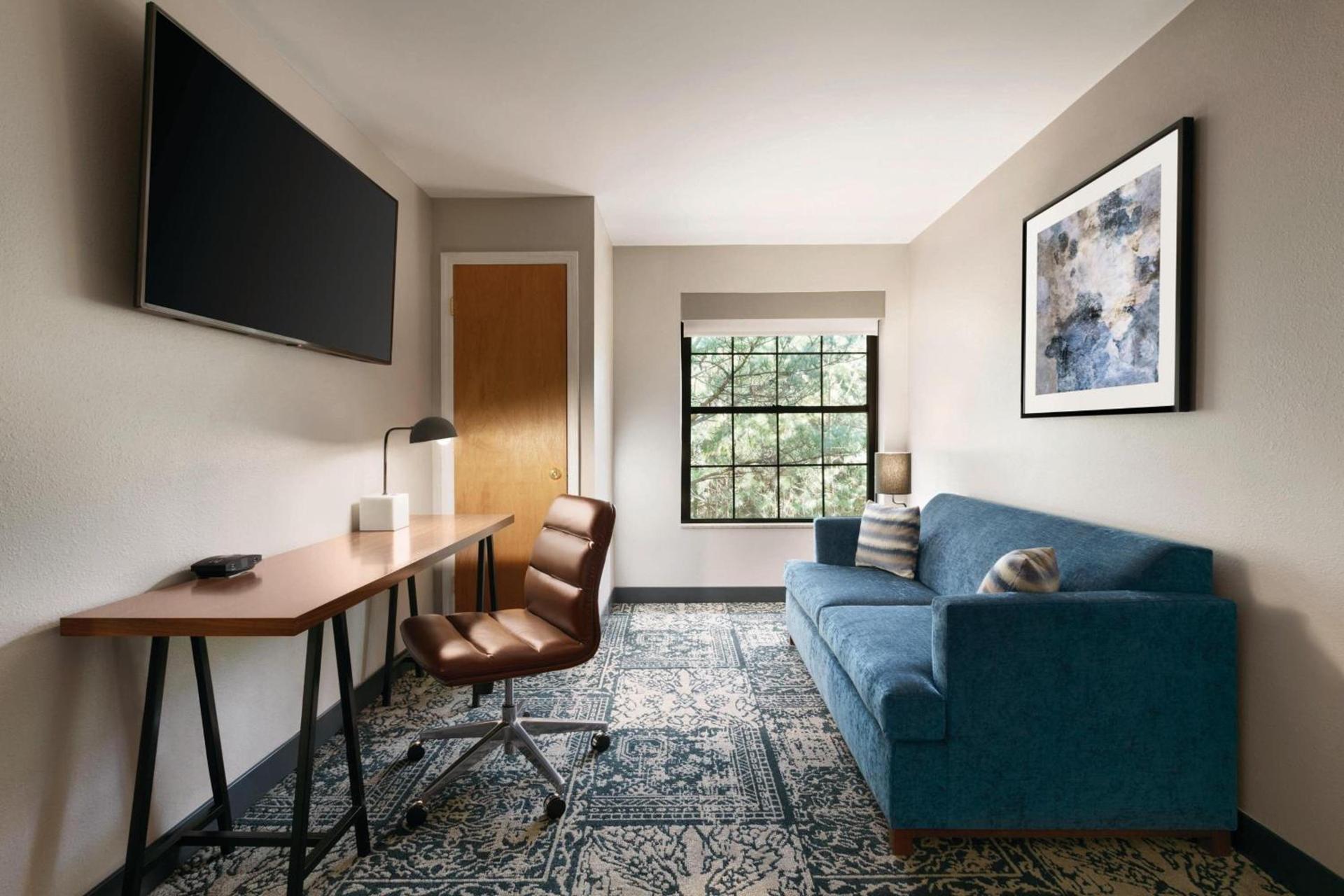 Four Points by Sheraton Raleigh Arena photo 16