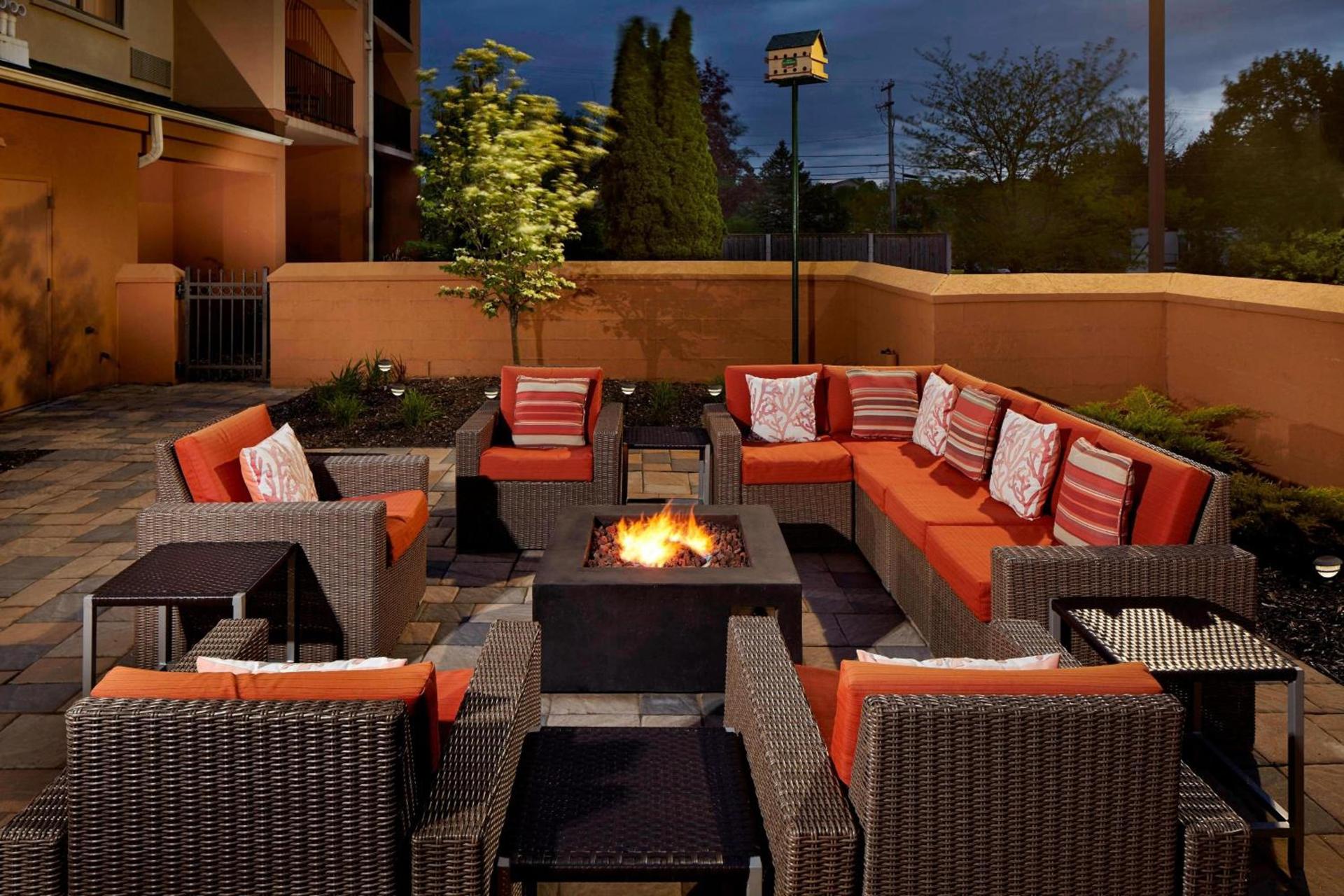 Courtyard by Marriott State College photo 11