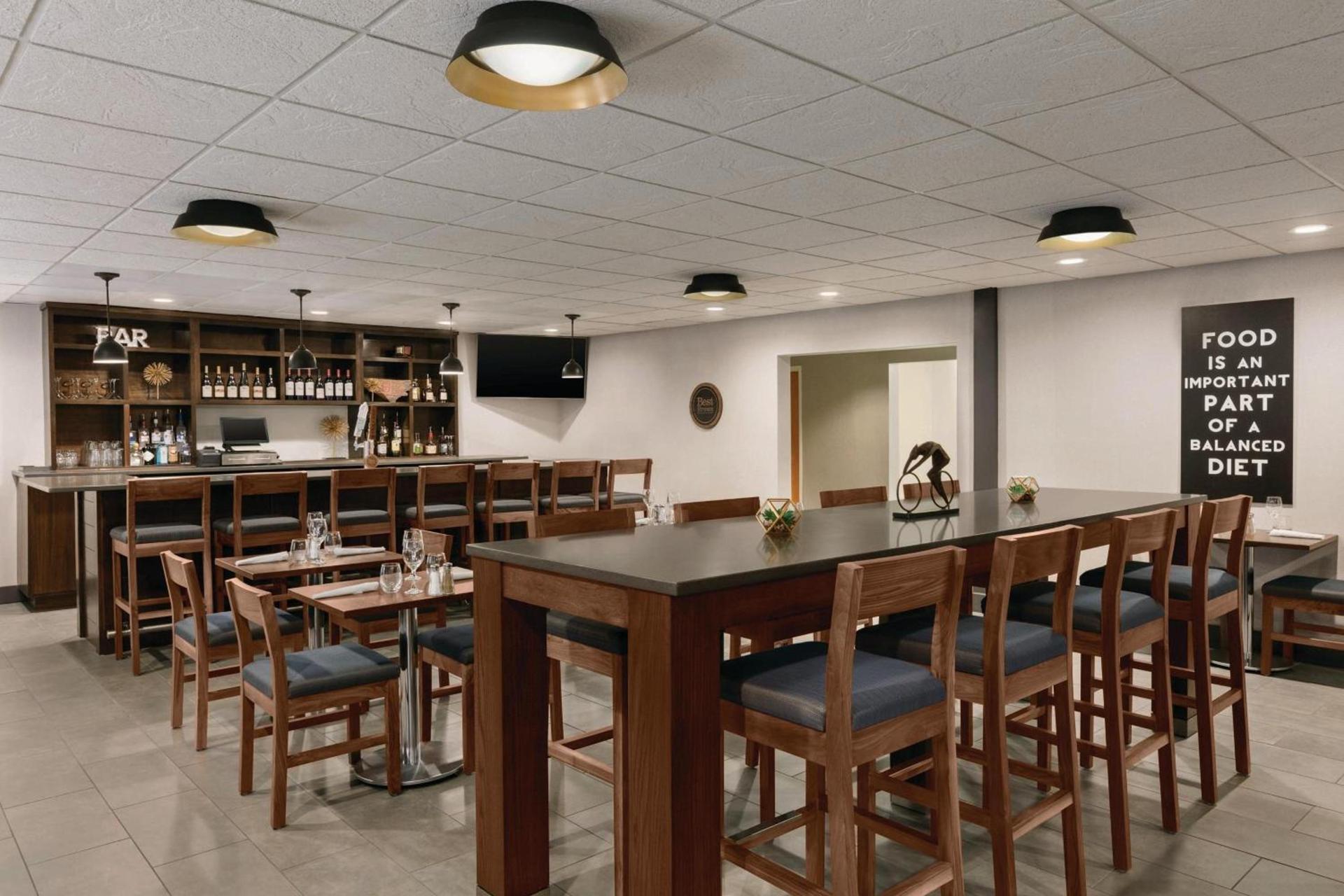 Four Points by Sheraton Raleigh Arena photo 27