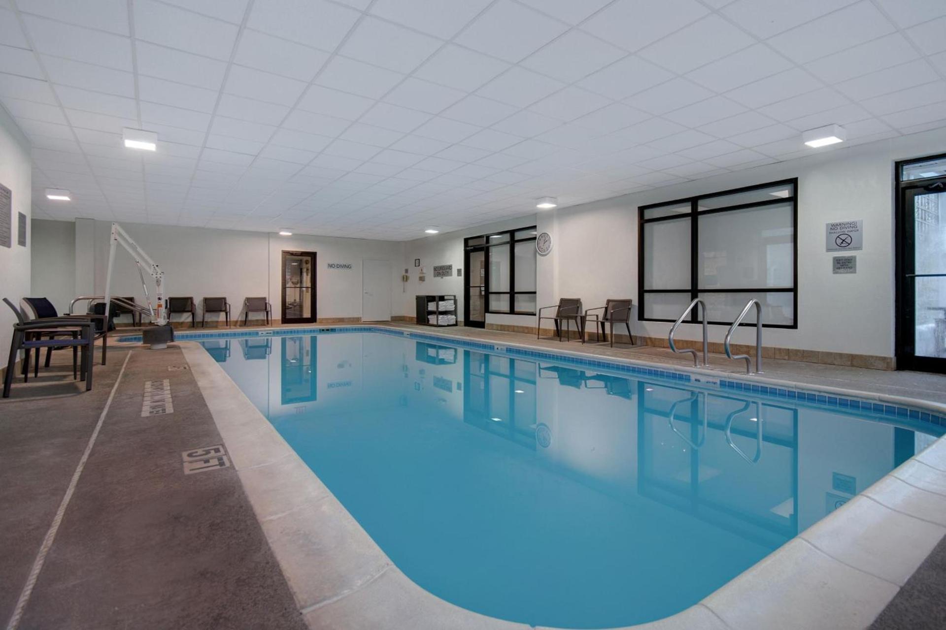 Courtyard by Marriott State College photo 43