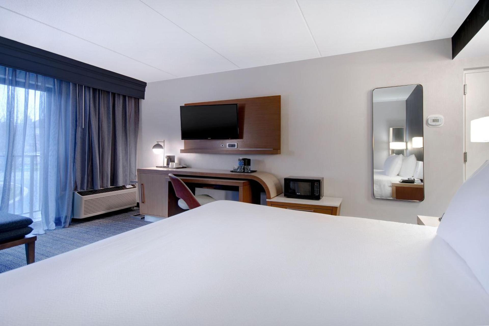 Courtyard by Marriott State College photo 18