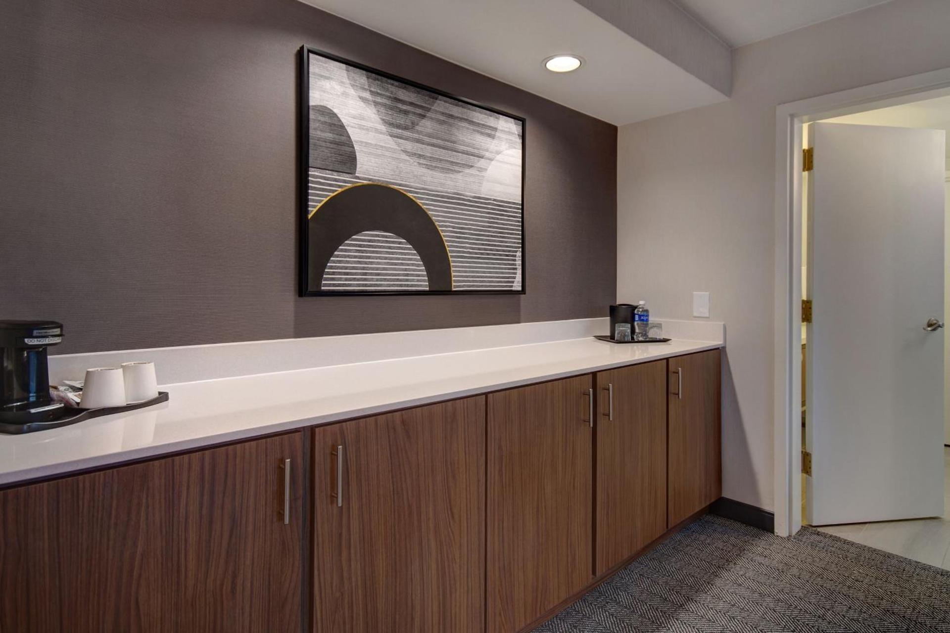 Courtyard by Marriott State College photo 25