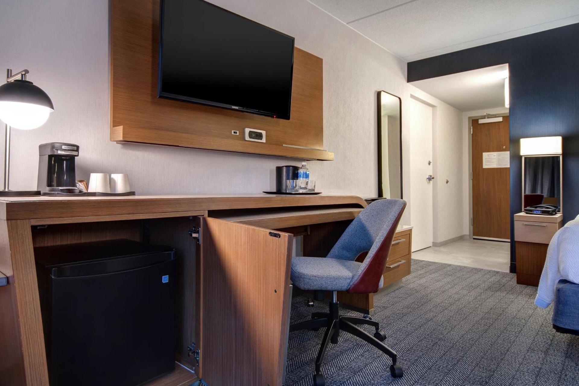 Courtyard by Marriott State College photo 24