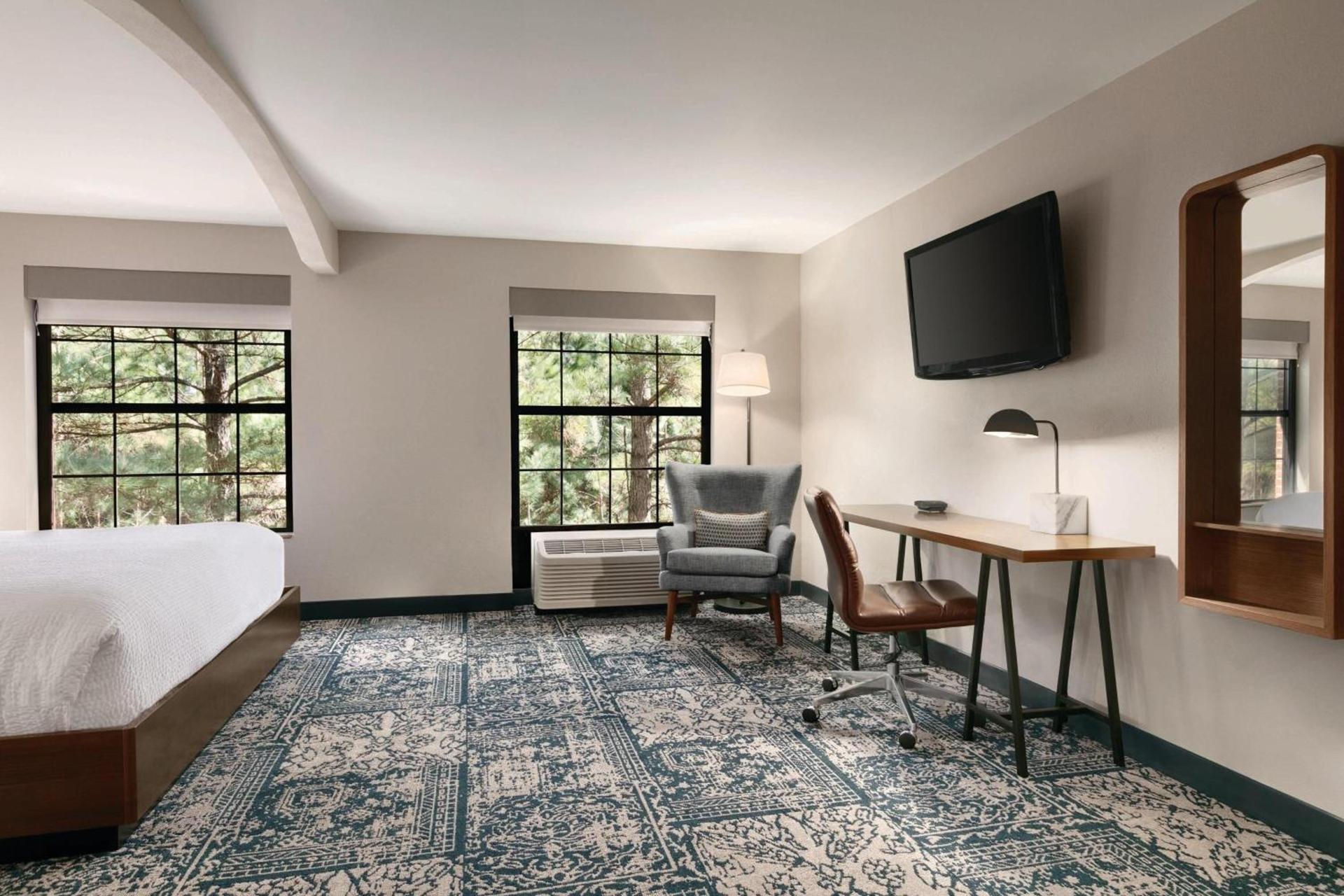 Four Points by Sheraton Raleigh Arena photo 9