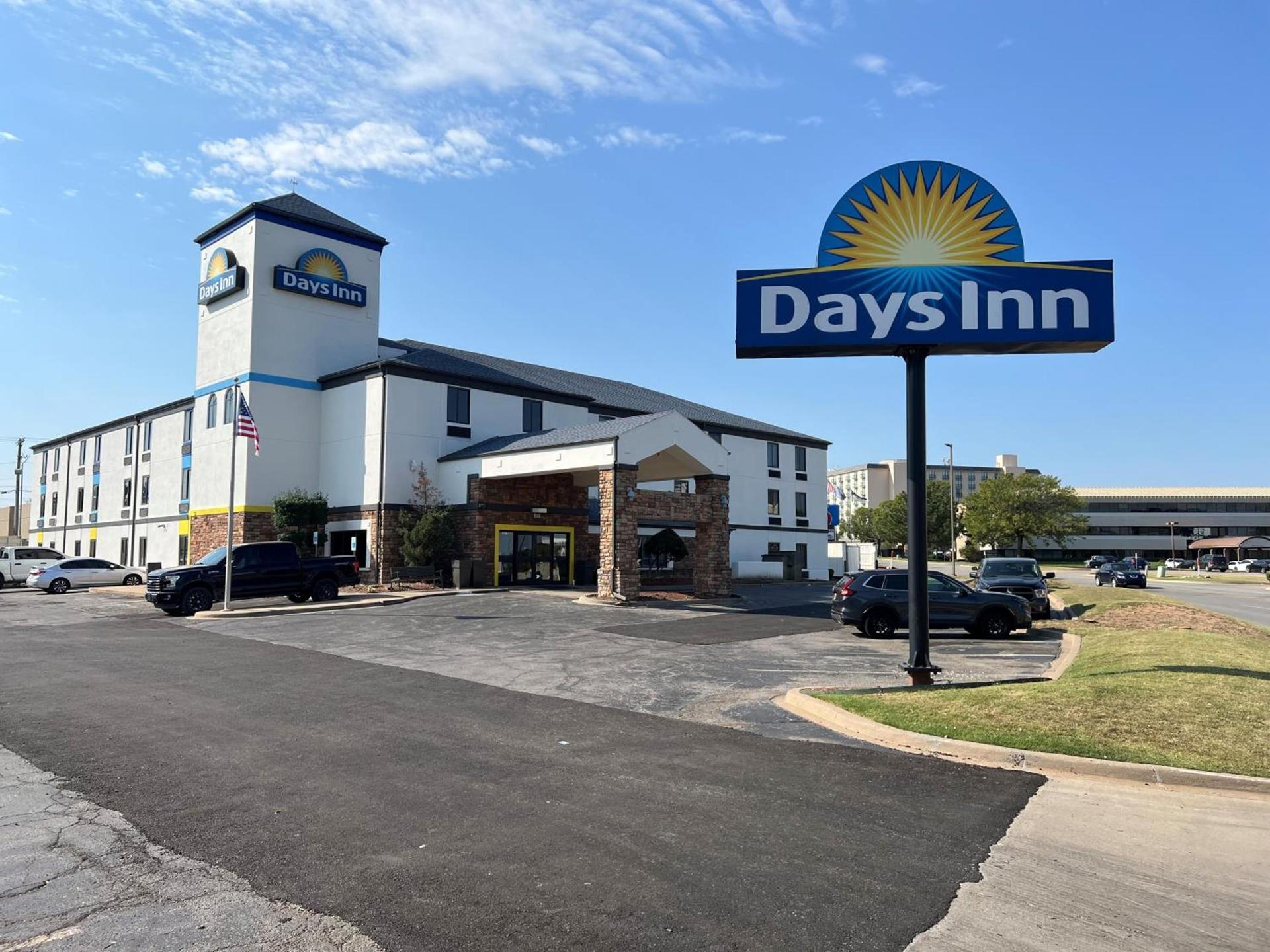 Days Inn by Wyndham Tulsa Central photo 1